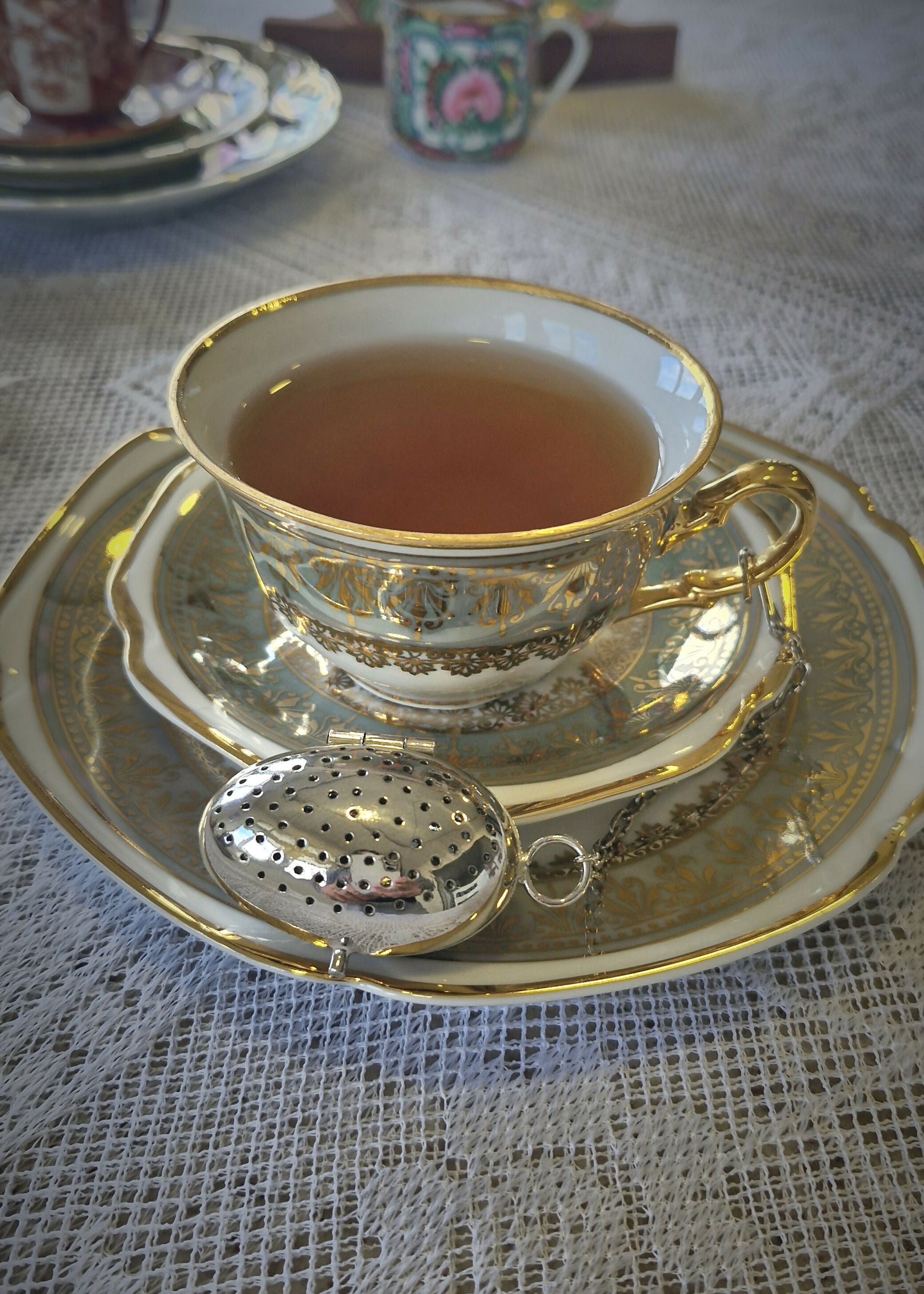 Trio de chá porcelana Mauá dourado