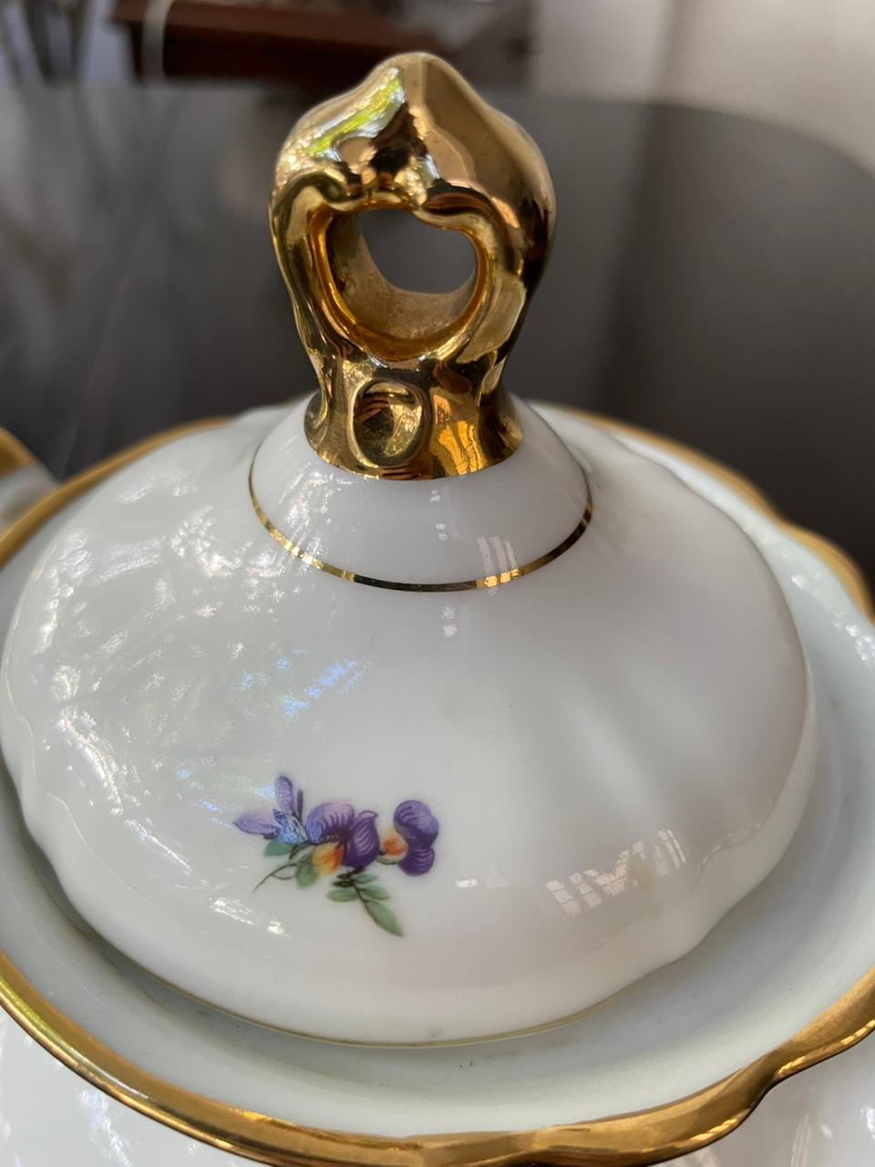 Bule em porcelana Real São Paulo com douração