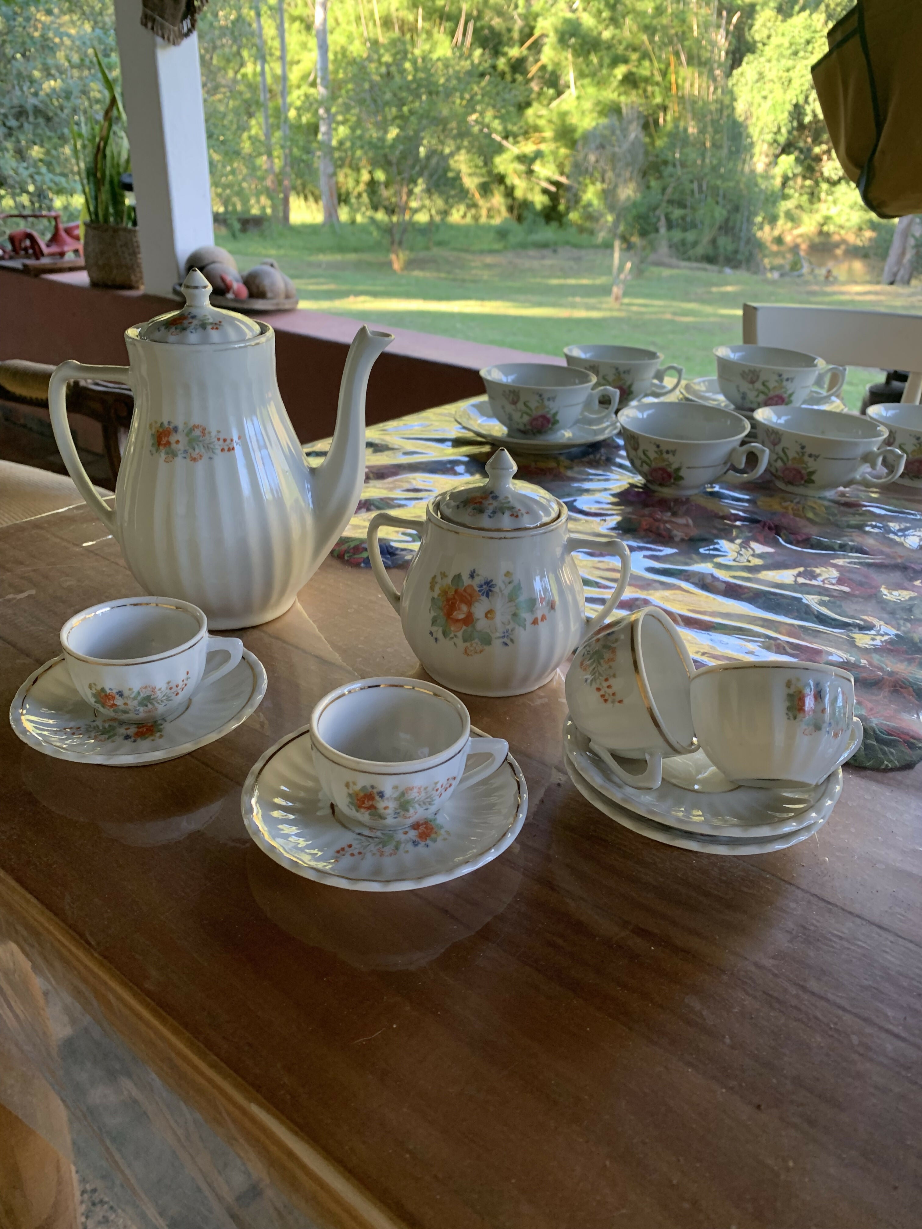 Jogo de café antiguinho Pozzani