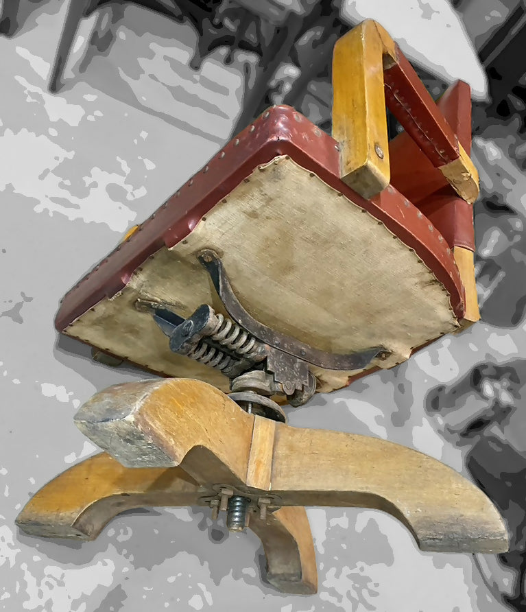 Cadeira antiga - Estilo xerife