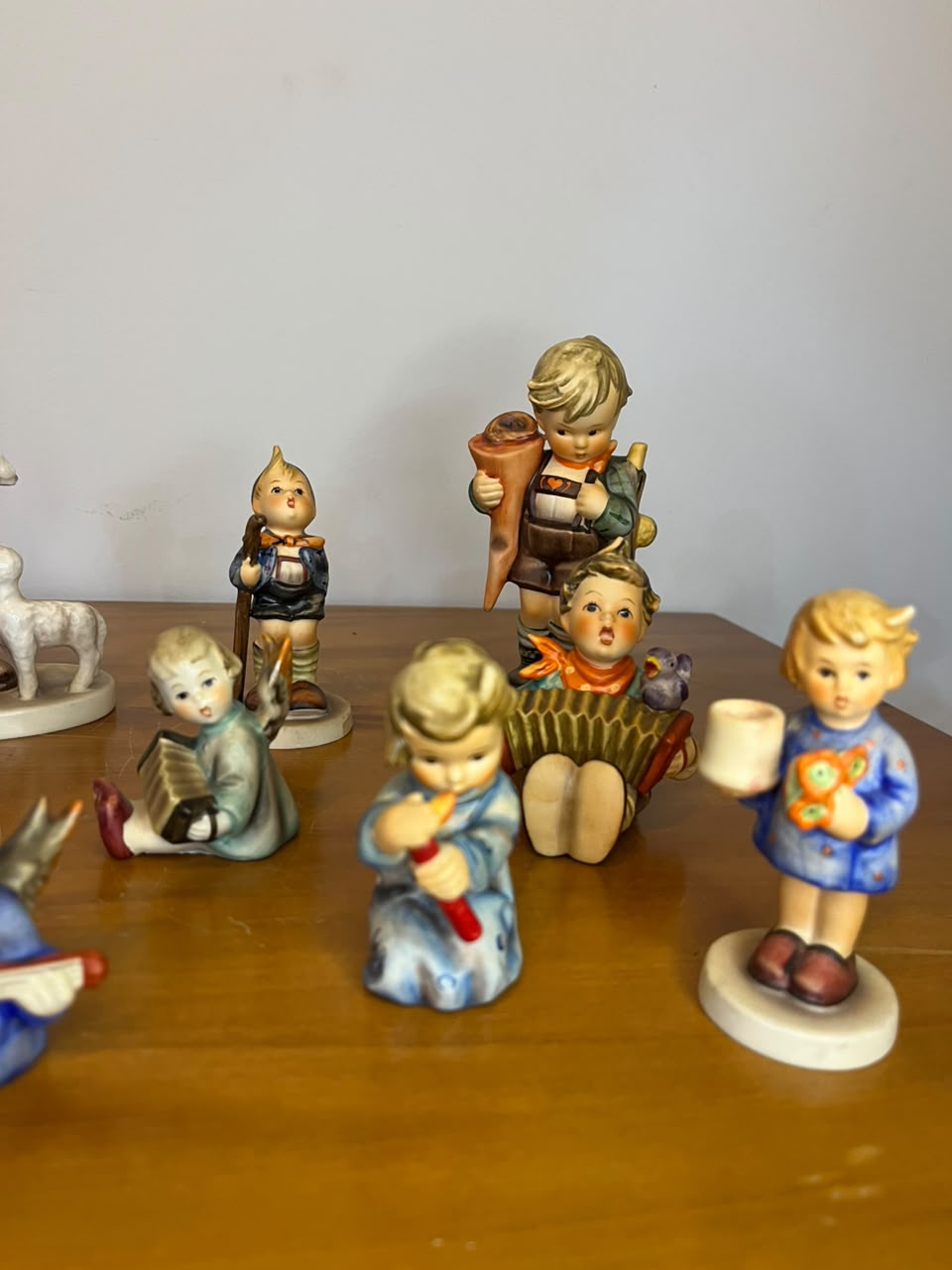 Conjunto de 9 Bibelôs Goebel – Porcelana Alemã