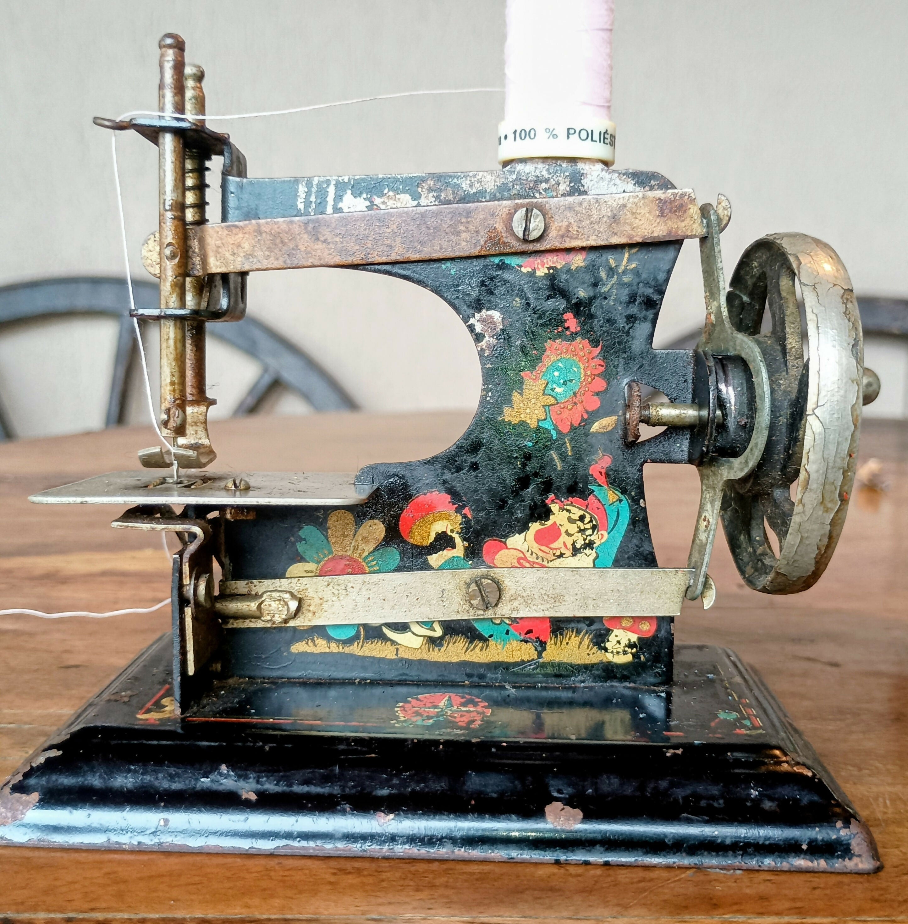 Mini Máquina de Costura de Brinquedo – Estrela – Décadas de 1940/50