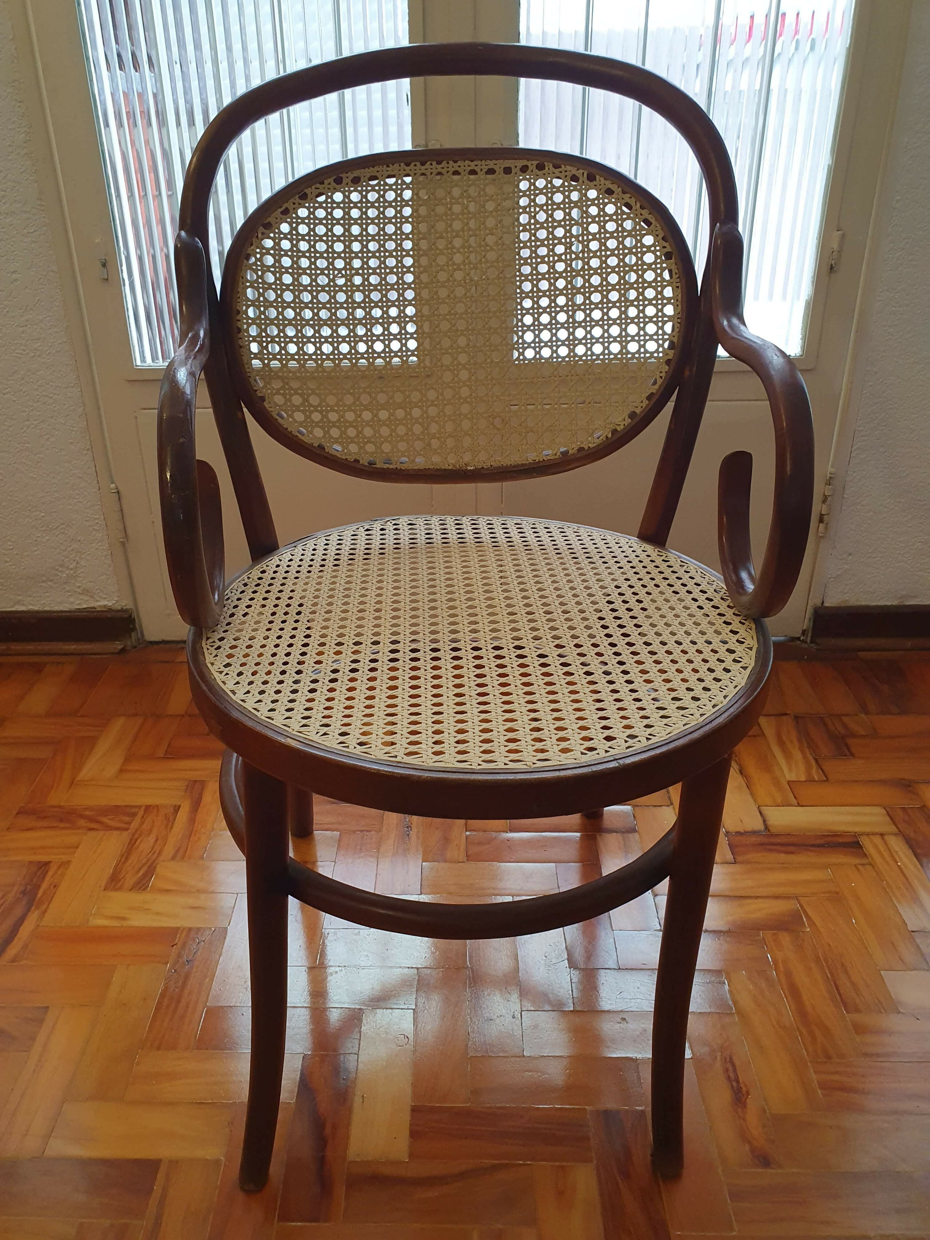 DUAS CADEIRAS THONET MODELO PANAMÁ COM BRAÇOS (valor unitário)