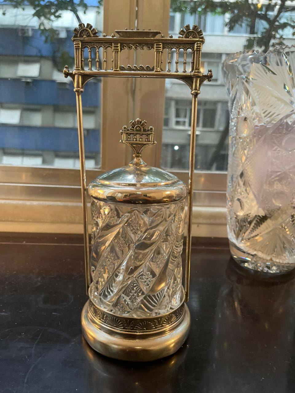 Recipiente para picles em cristal e metal espesso a prata
