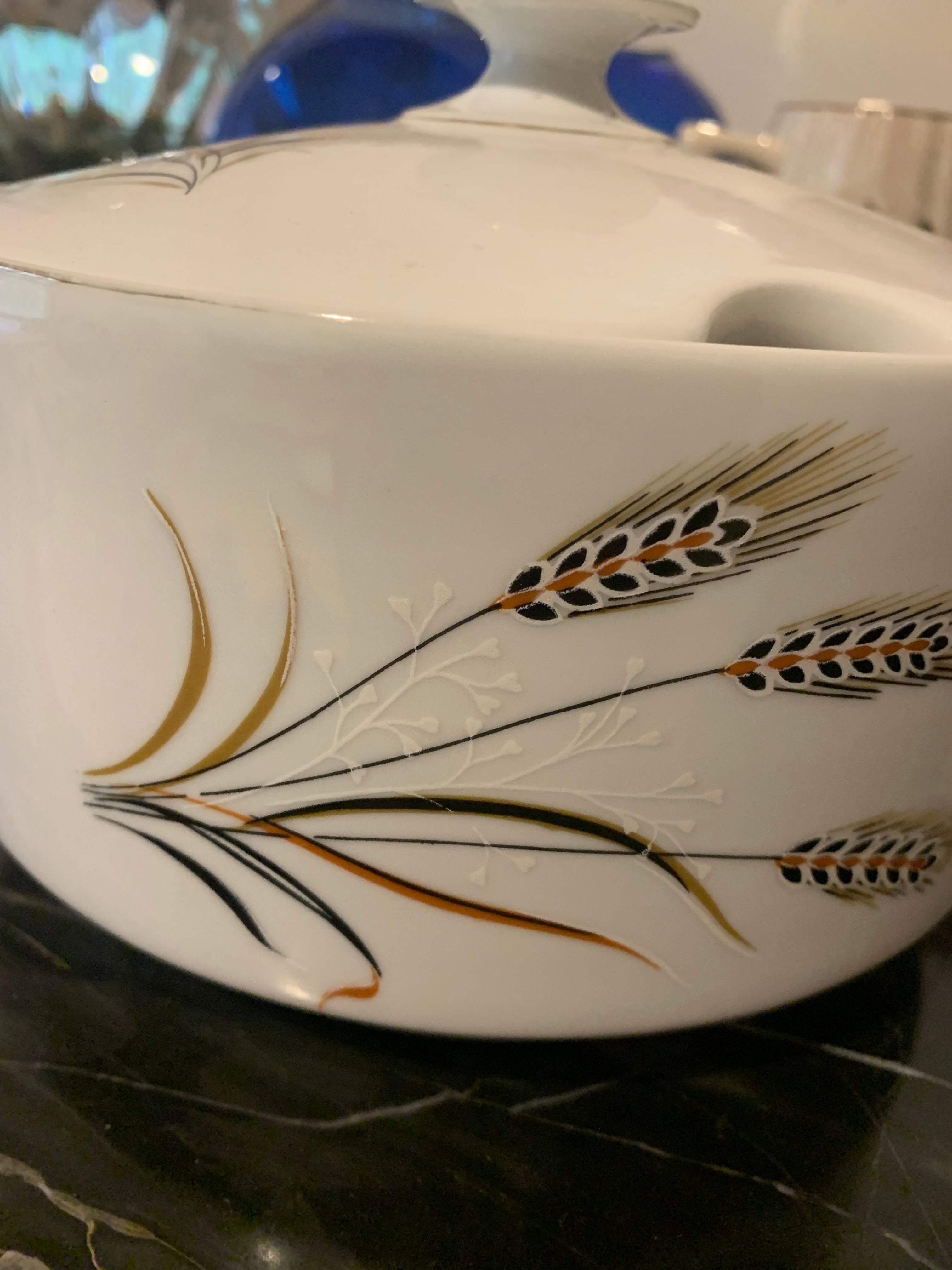 Linda sopeira em porcelana Real com desenho de Trigo 