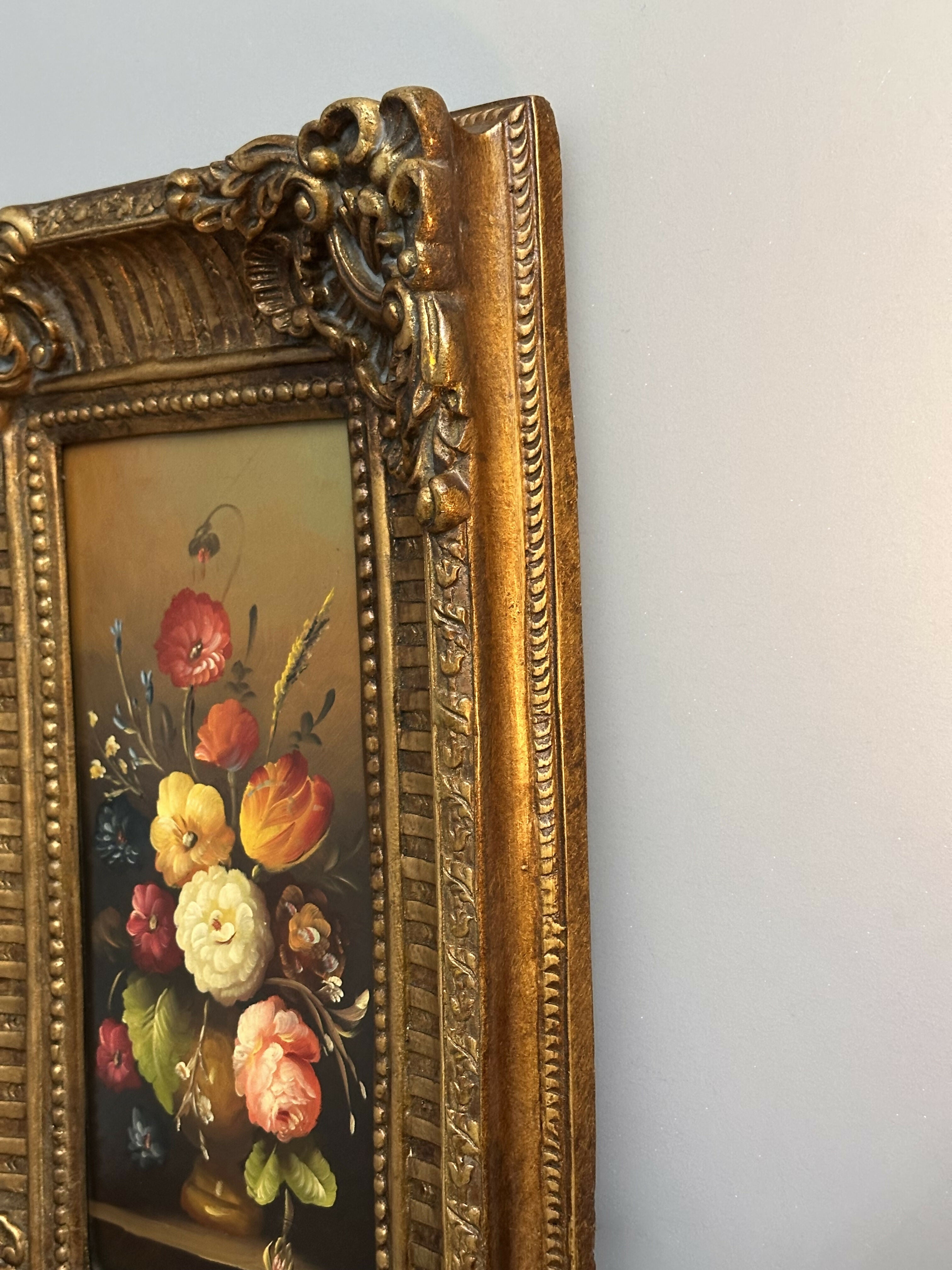 Exuberante quadro antigo ao estilo barroco clássico com pintura “natureza morta” em óleo sobre madeira
