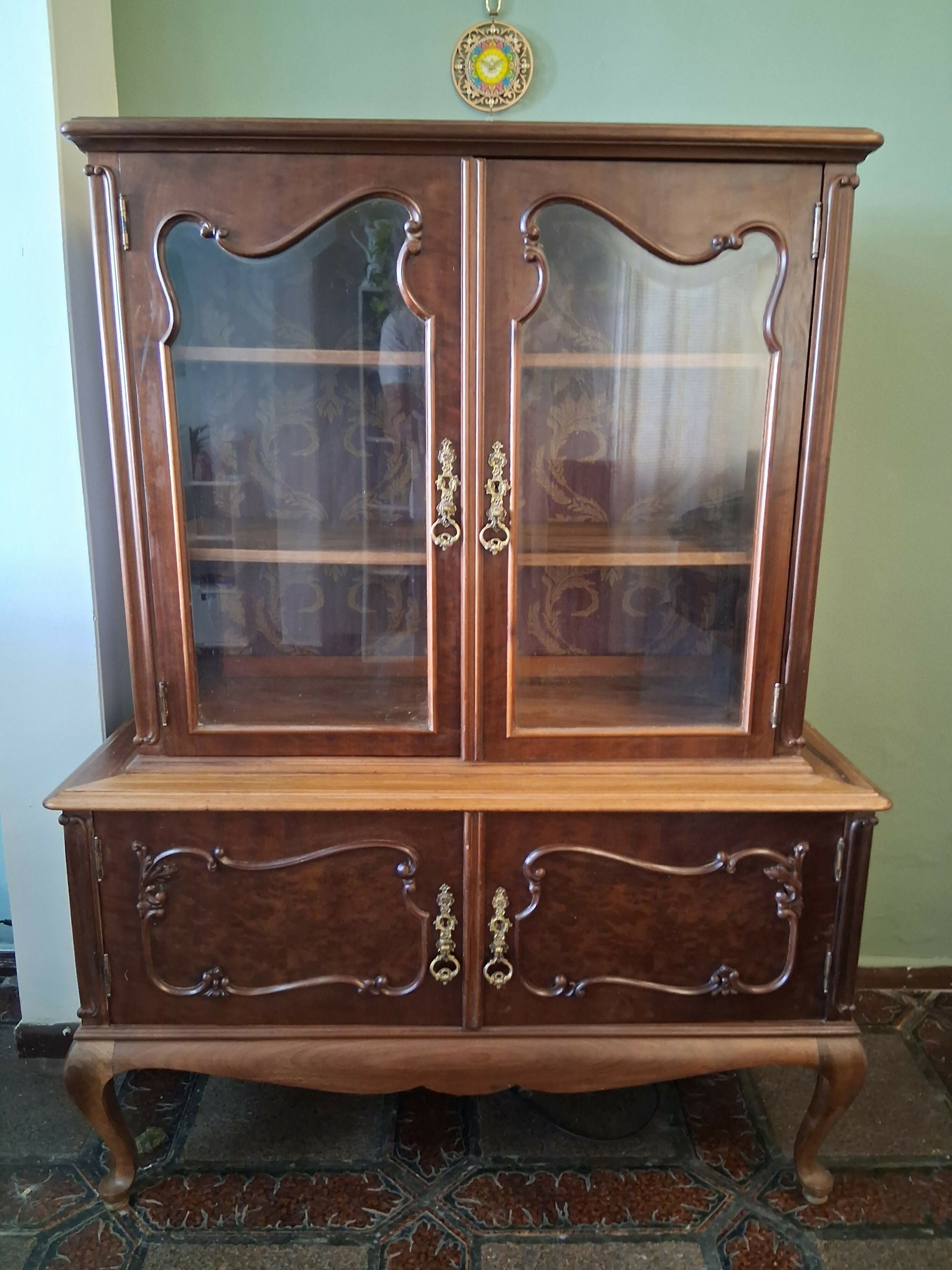 Armário Cristaleira Clássico