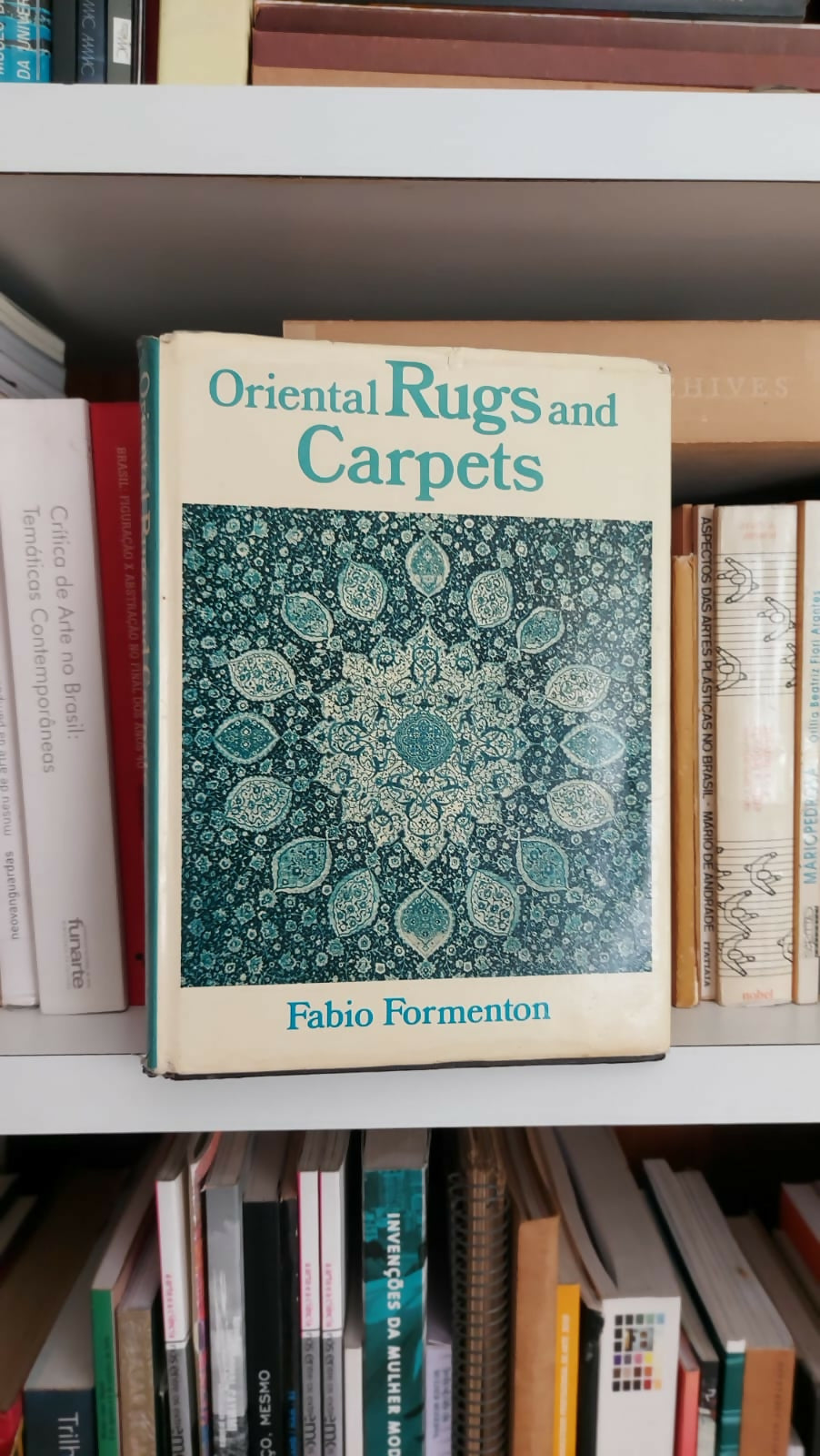 Livro "Oriental Rugs and Carpets" de Fabio Formenton - Edição de 1974