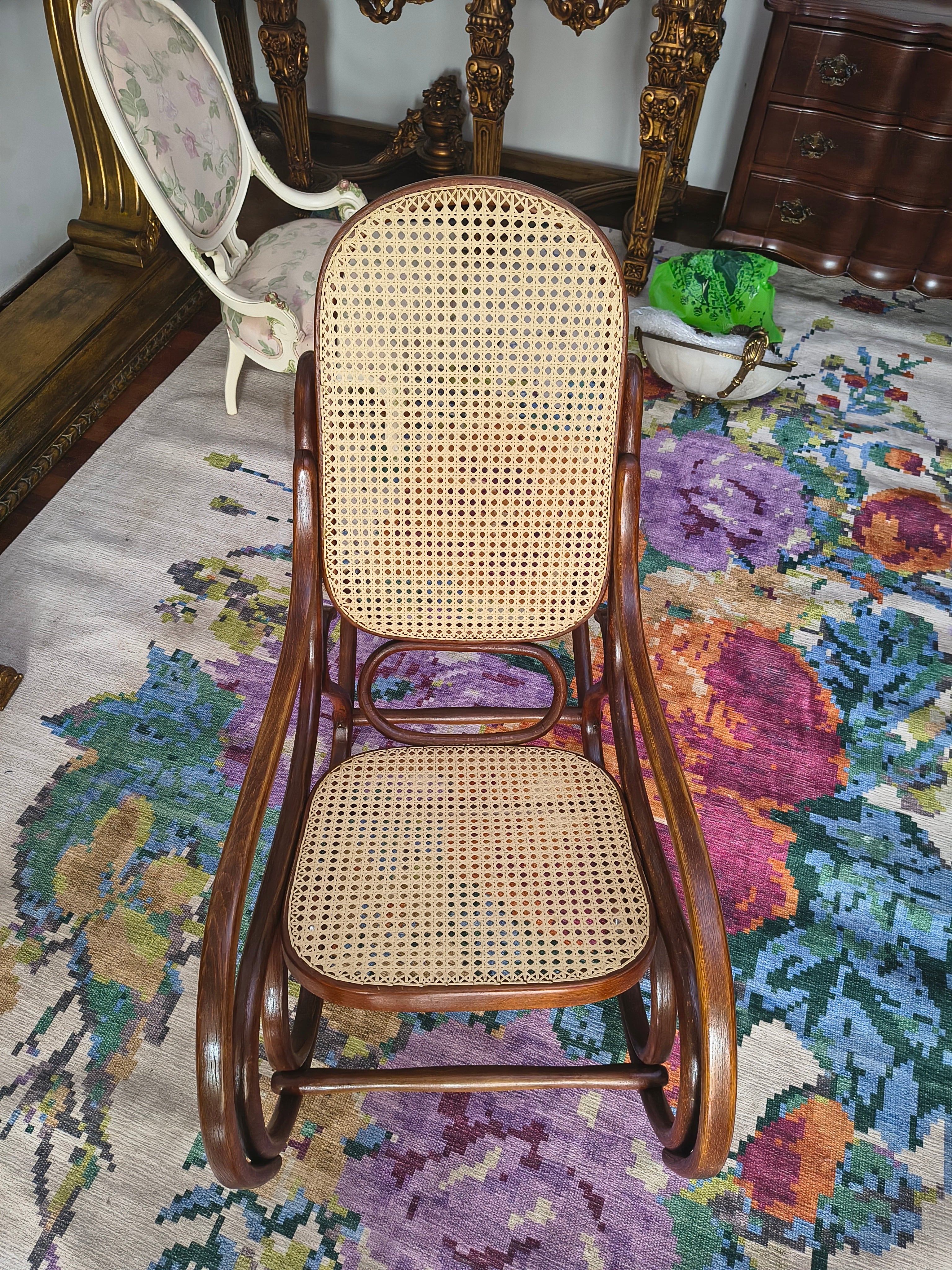 Cadeira de balanço com palhinha nova