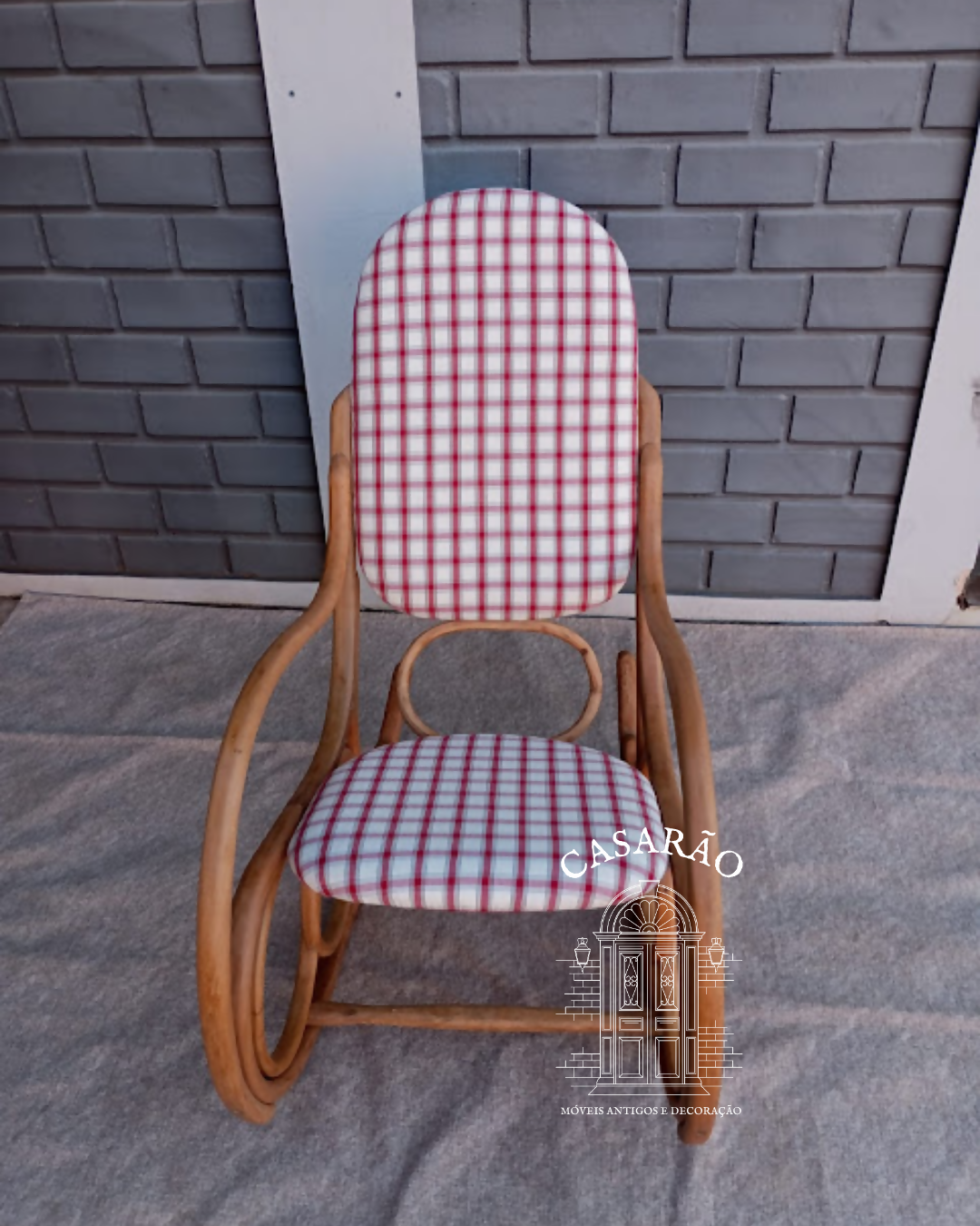 Cadeira balanço austríaca thonet