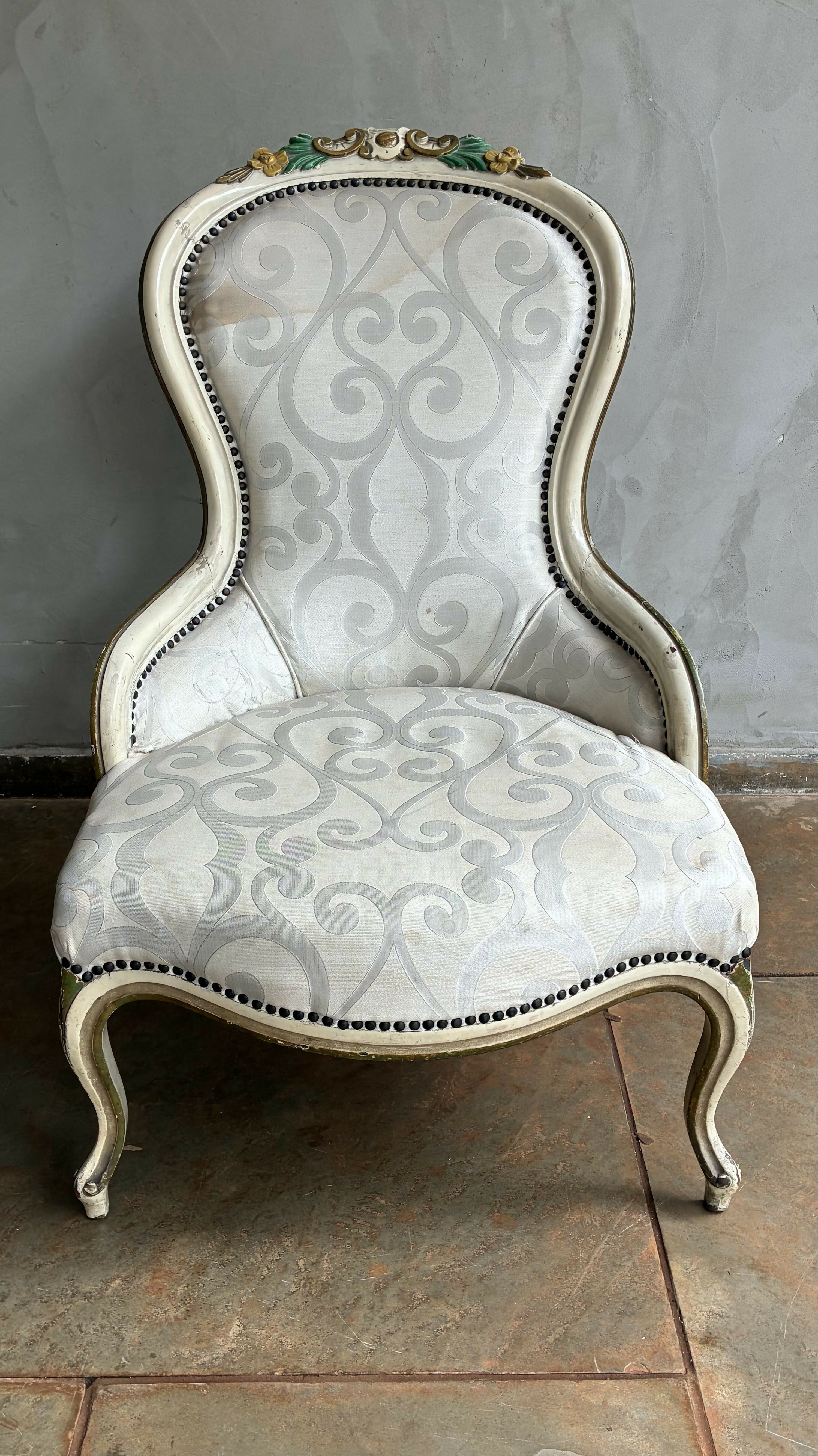 Poltrona Vitoriana Estilo Clássico