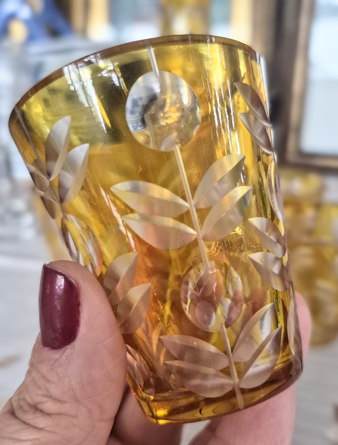 Conjunto em cristal doublé tcheco Boêmia, anos 40, âmbar (para o amarelo), com lapidação manual botânica Art Decó. 