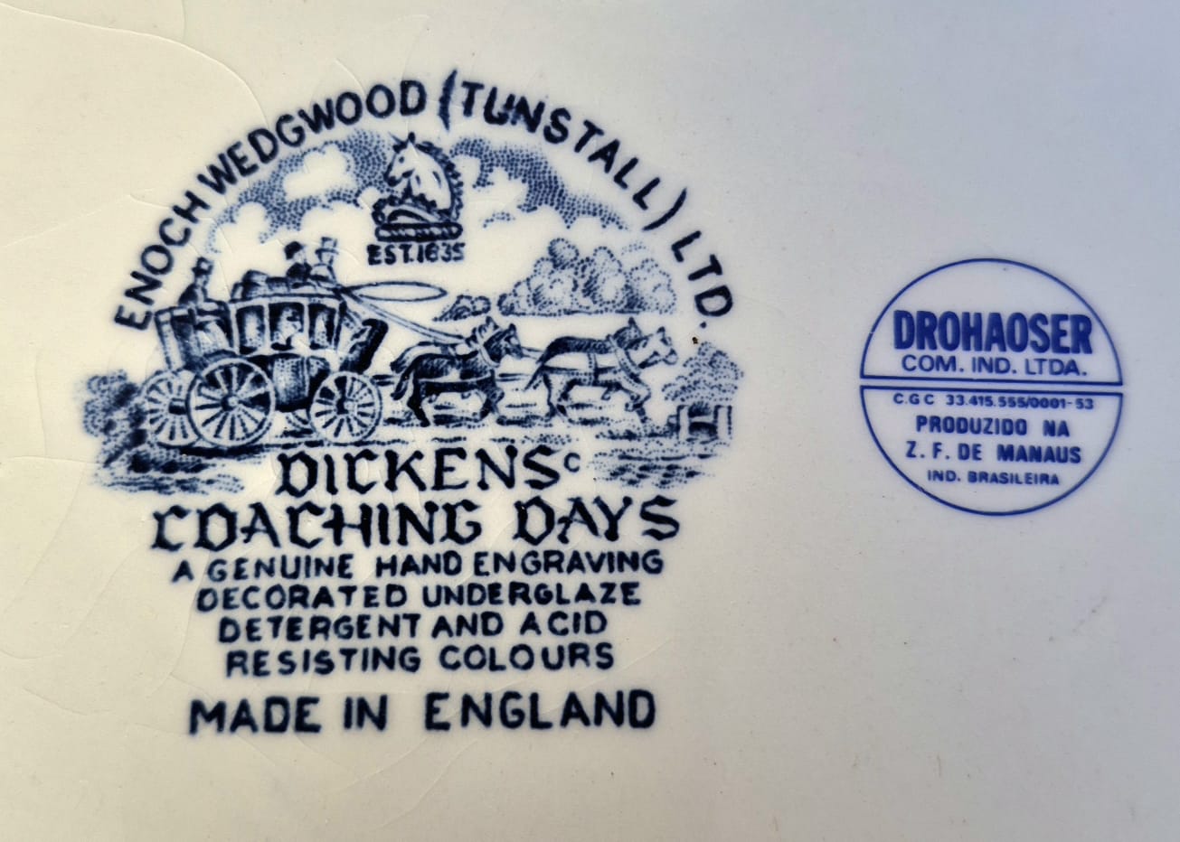 Travessa em faiança vintage inglesa Enoch Wedgwood,  padrão Dickens Coaching Days, com selo Drohaoser.