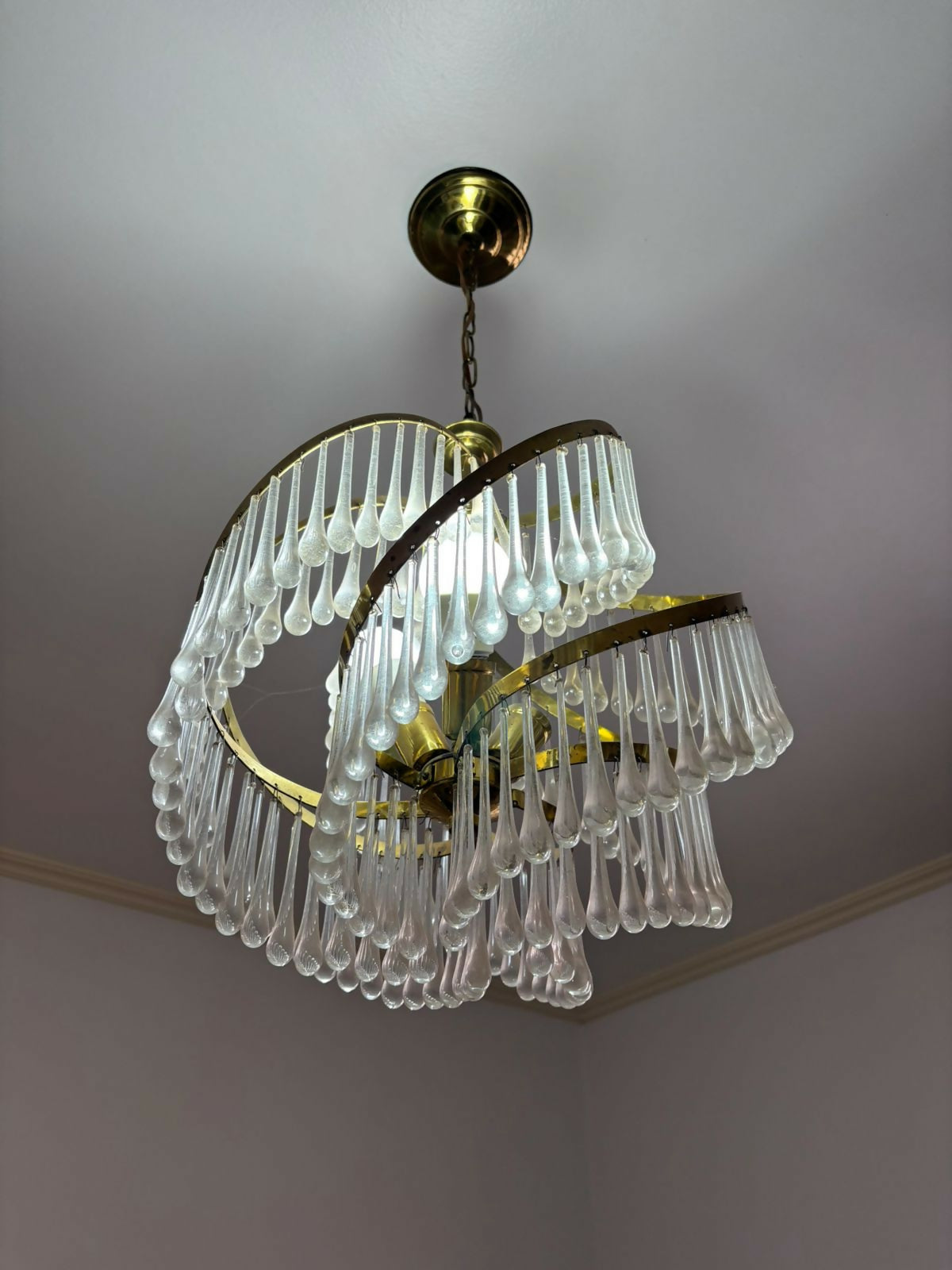 Lustre Antigo de Cristal – Sofisticação Clássica para Seu Espaço!