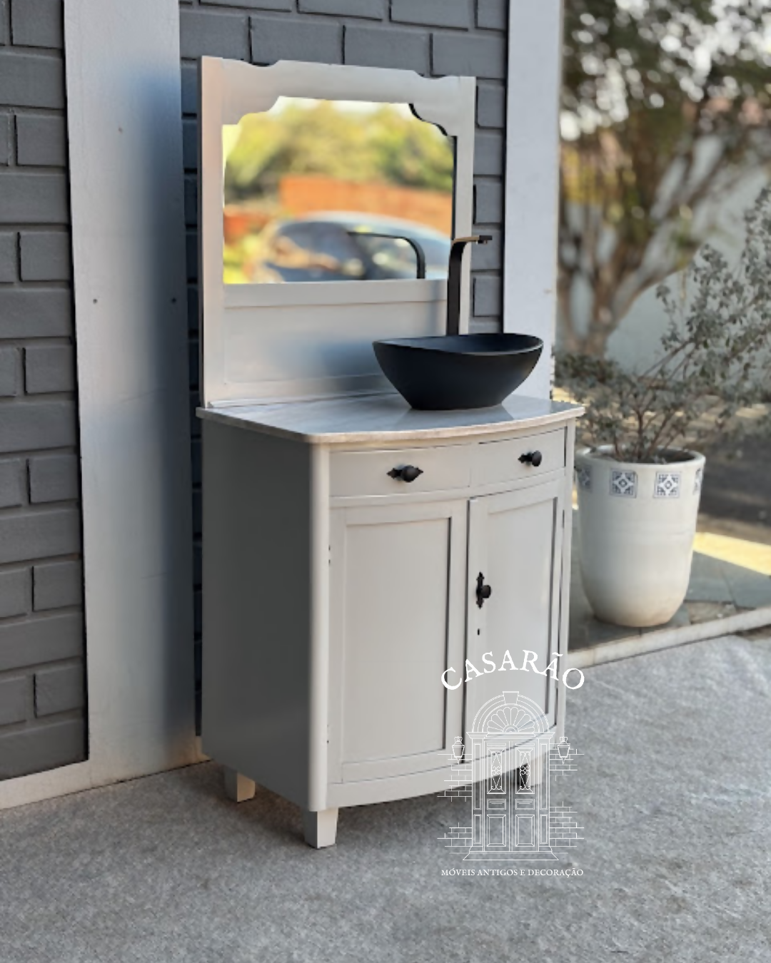 Lavatorio laqueado cinza com pedra