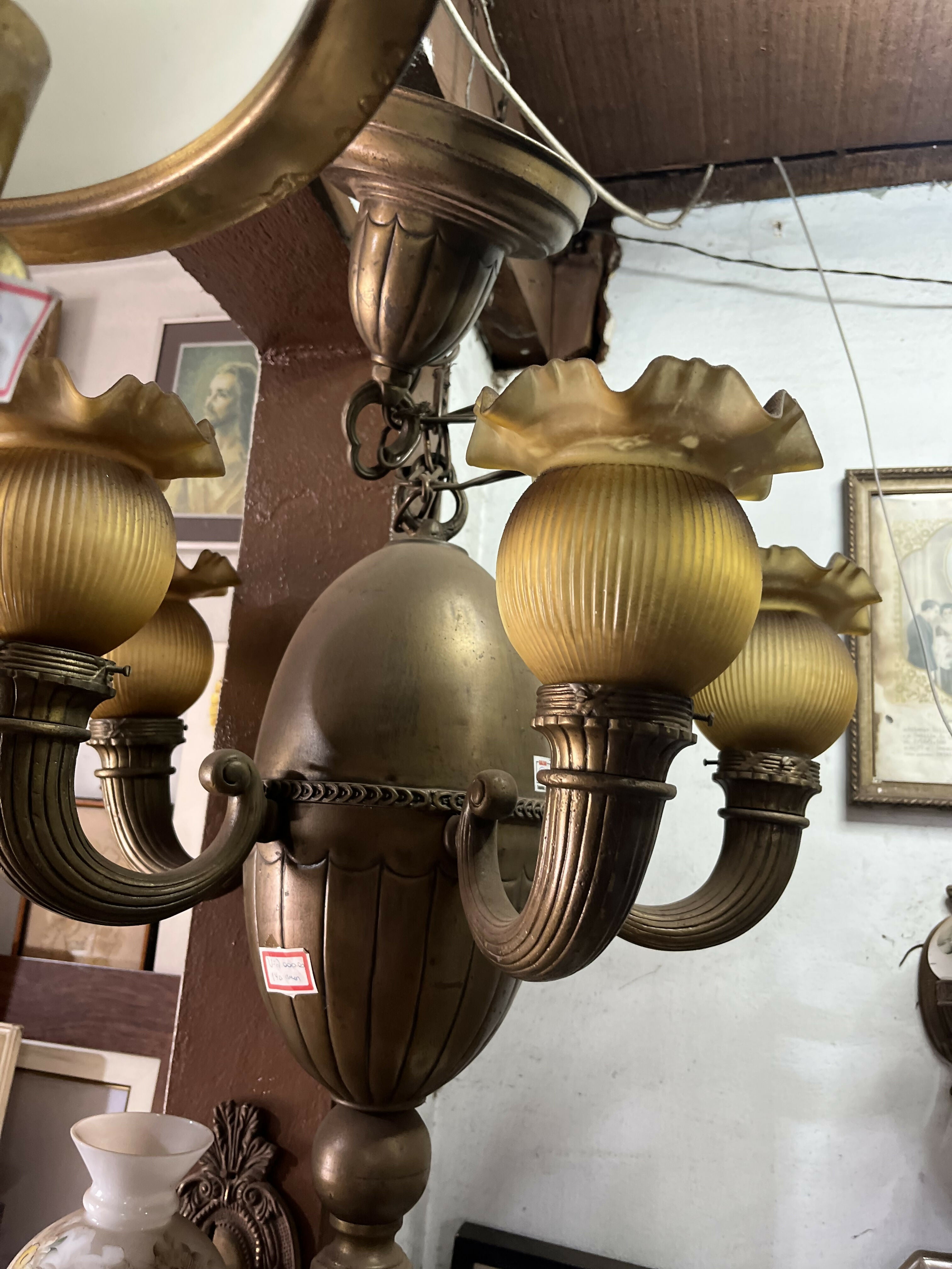 Lustre bronze 1930 cúpulas tulipas cor âmbar peça rara