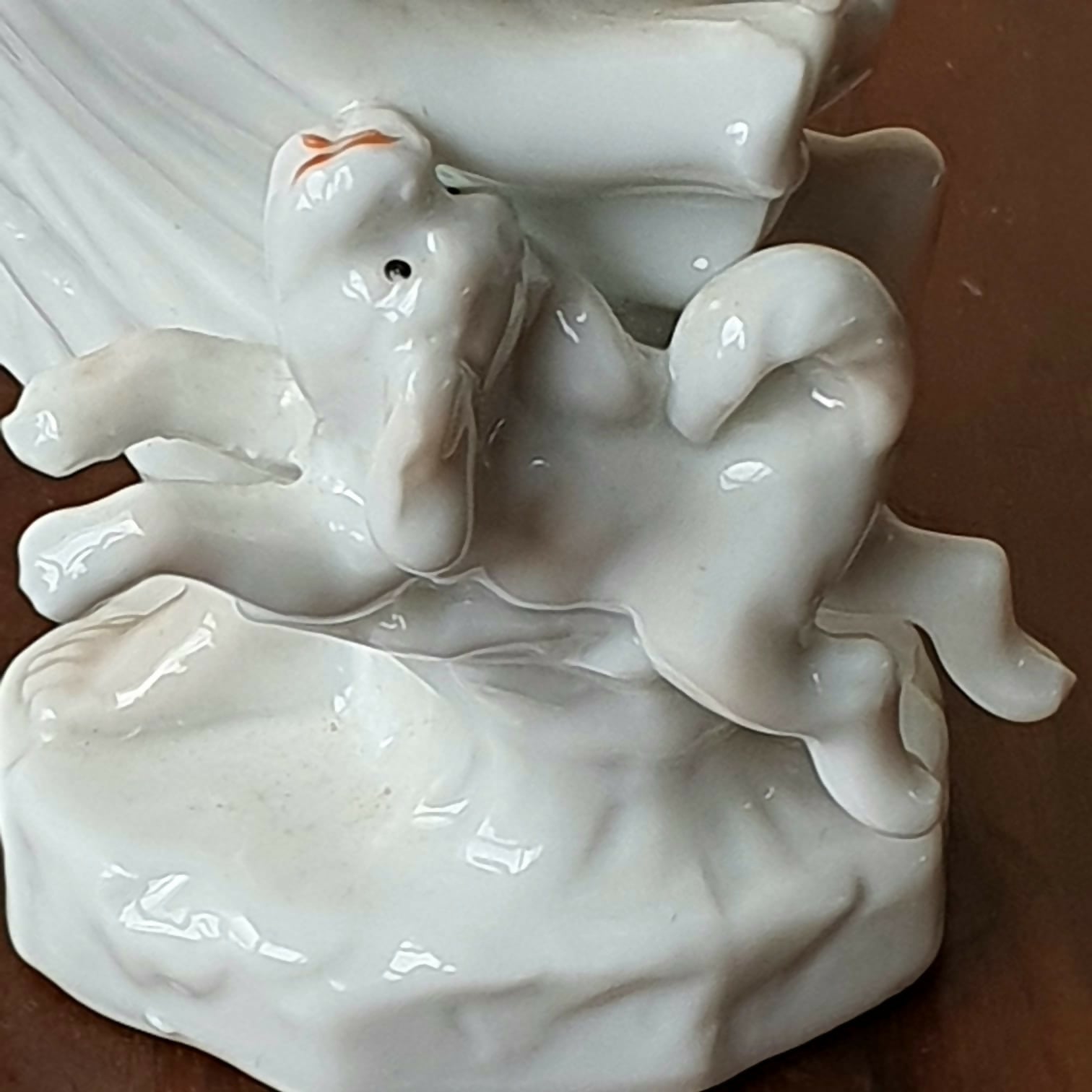 Escultura Menina com o cão em porcelana espanhola Lladró