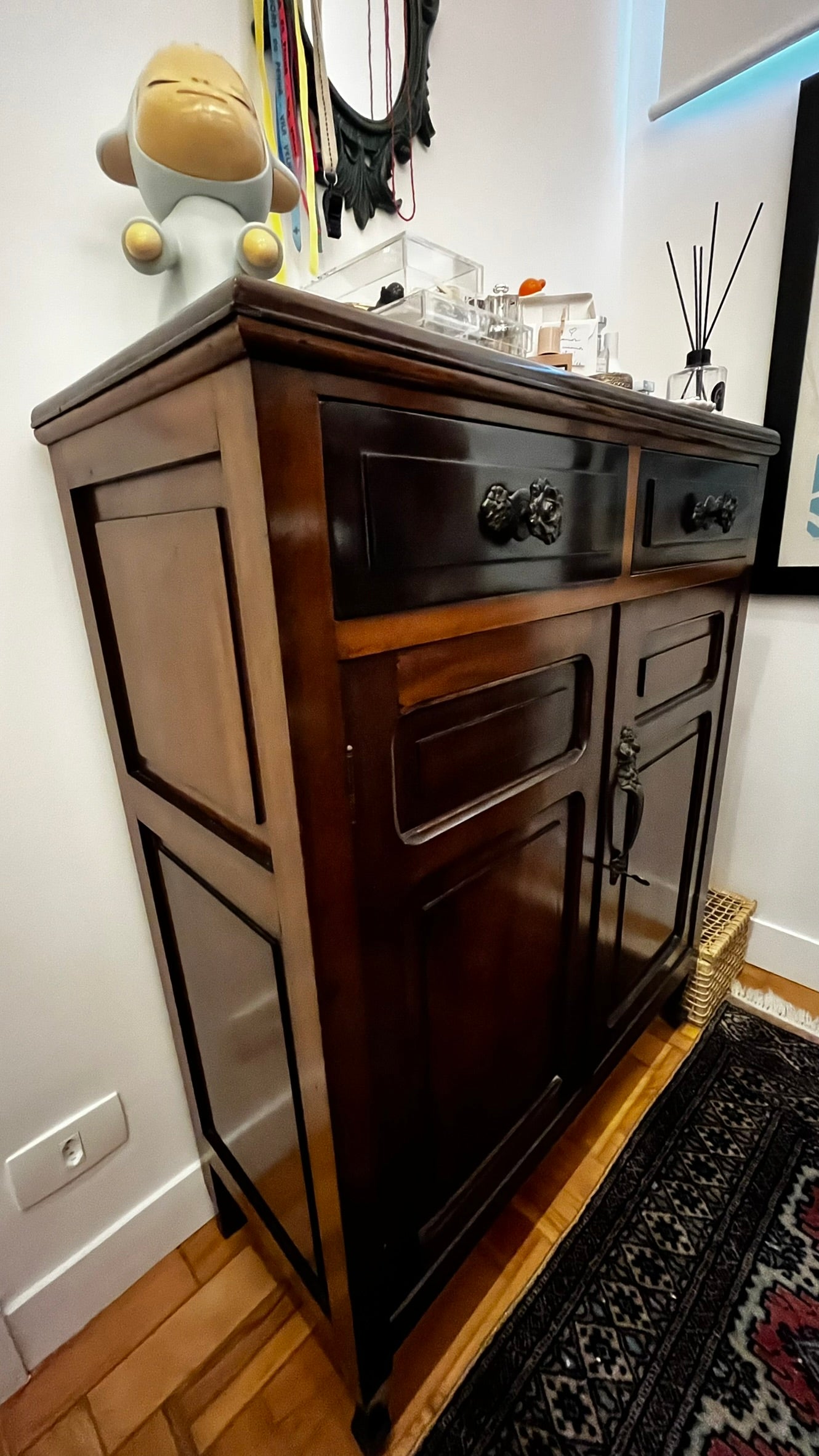 Buffet / Cômoda / Aparador / Armário Vintage em Madeira Maciça