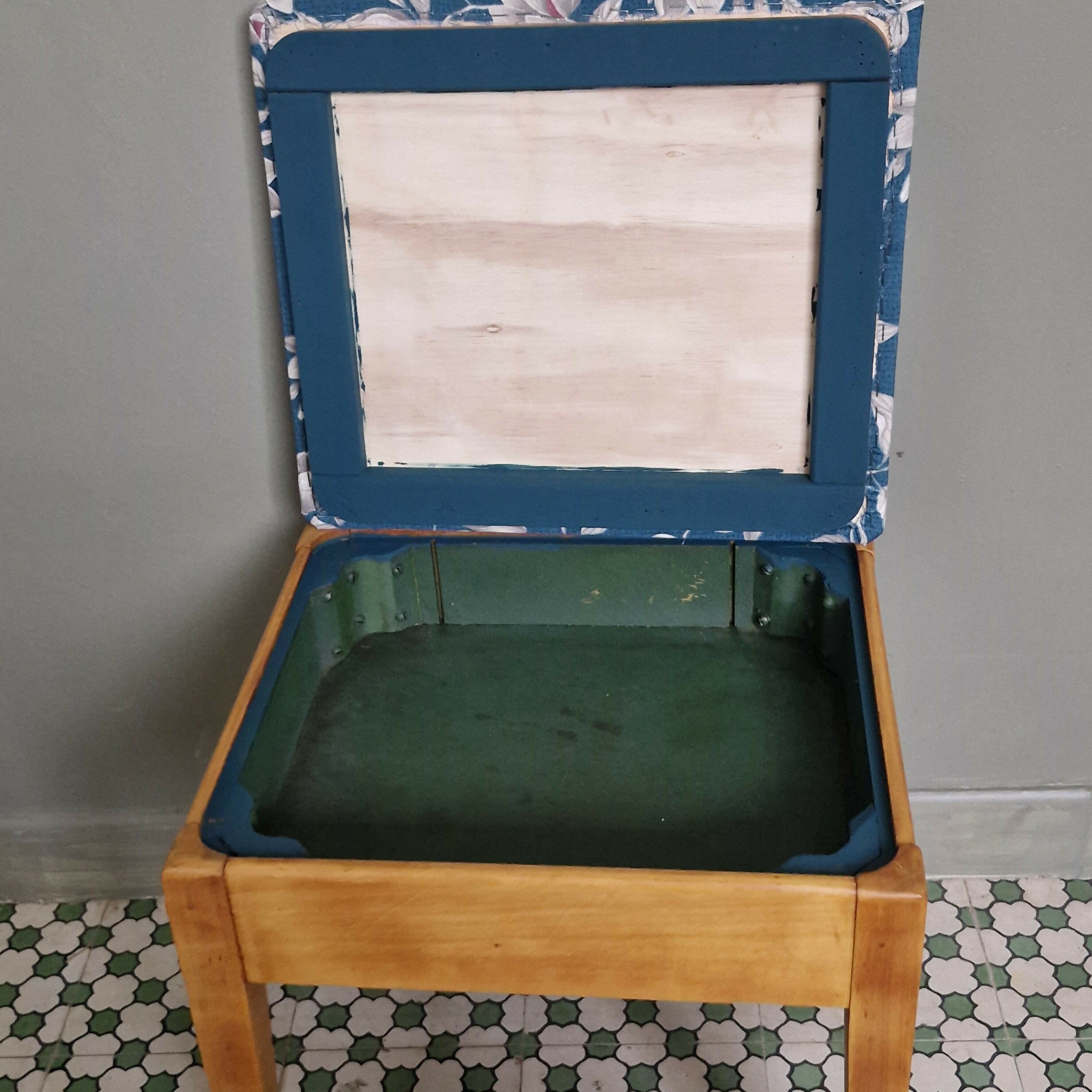 Banqueta de Costureira.