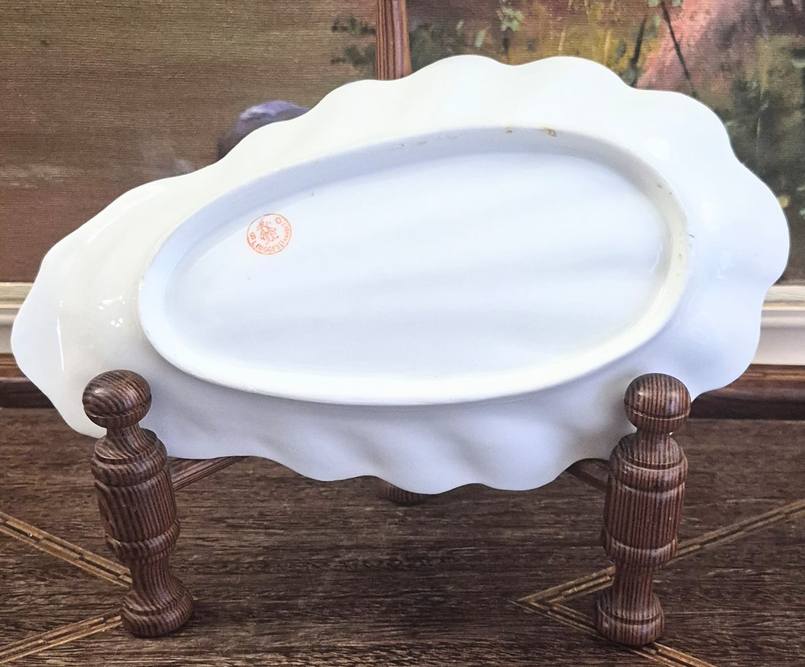  Linda e delicadíssima petisqueira,  pinga joias, saboneteira em formato de concha, em porcelana centenária francesa Limoges.