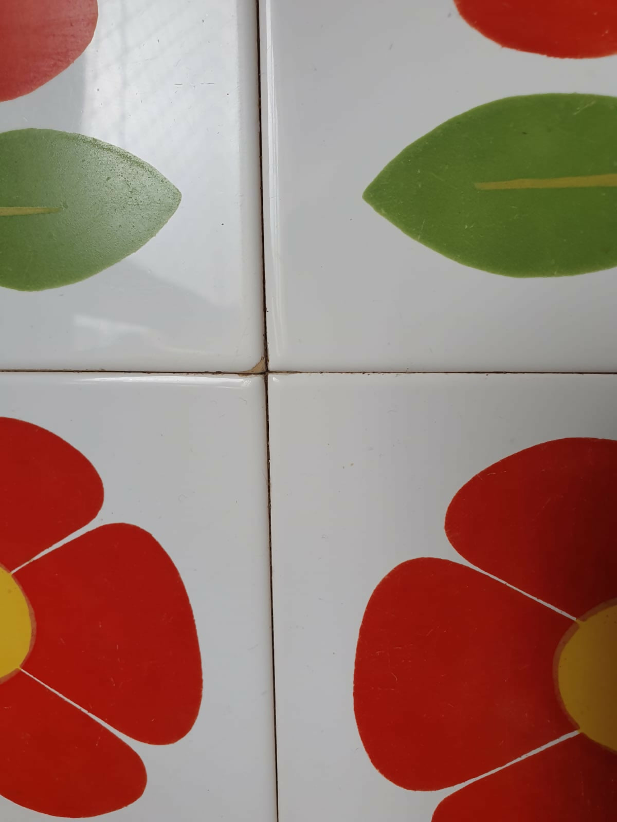 Bandeja retrô de azulejos em madeira nobre, anos 60.