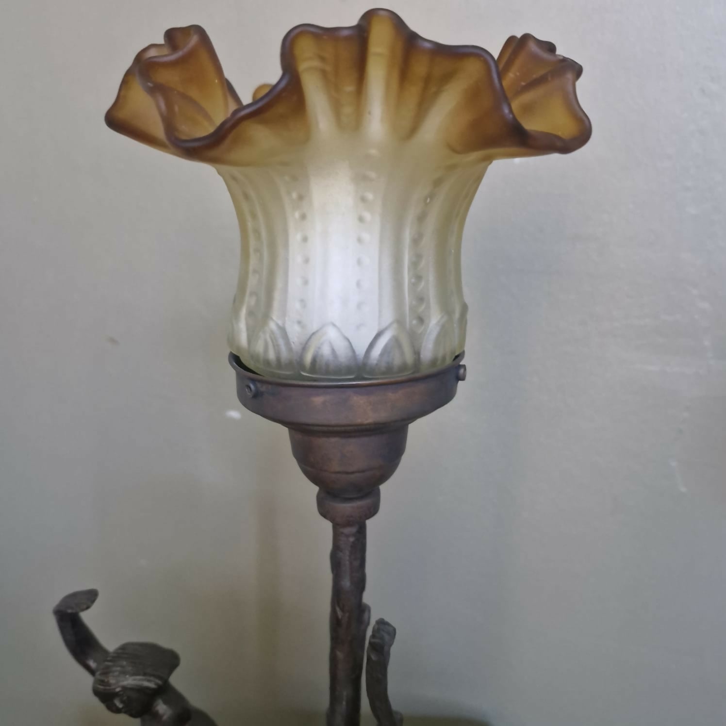 Abajur Art Deco com mulher dançando