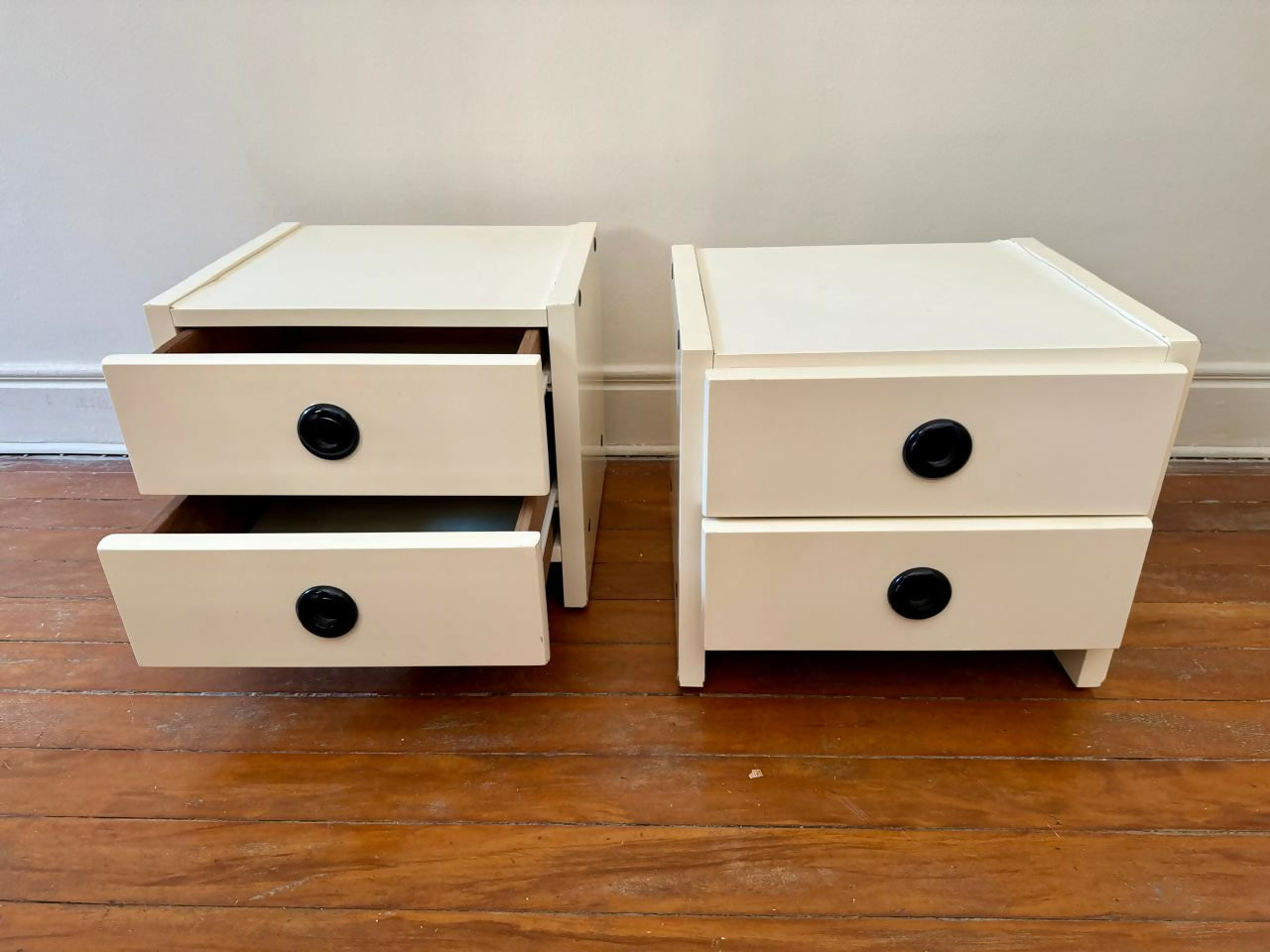 Par de mesinhas de cabeceira Geraldo de Barros