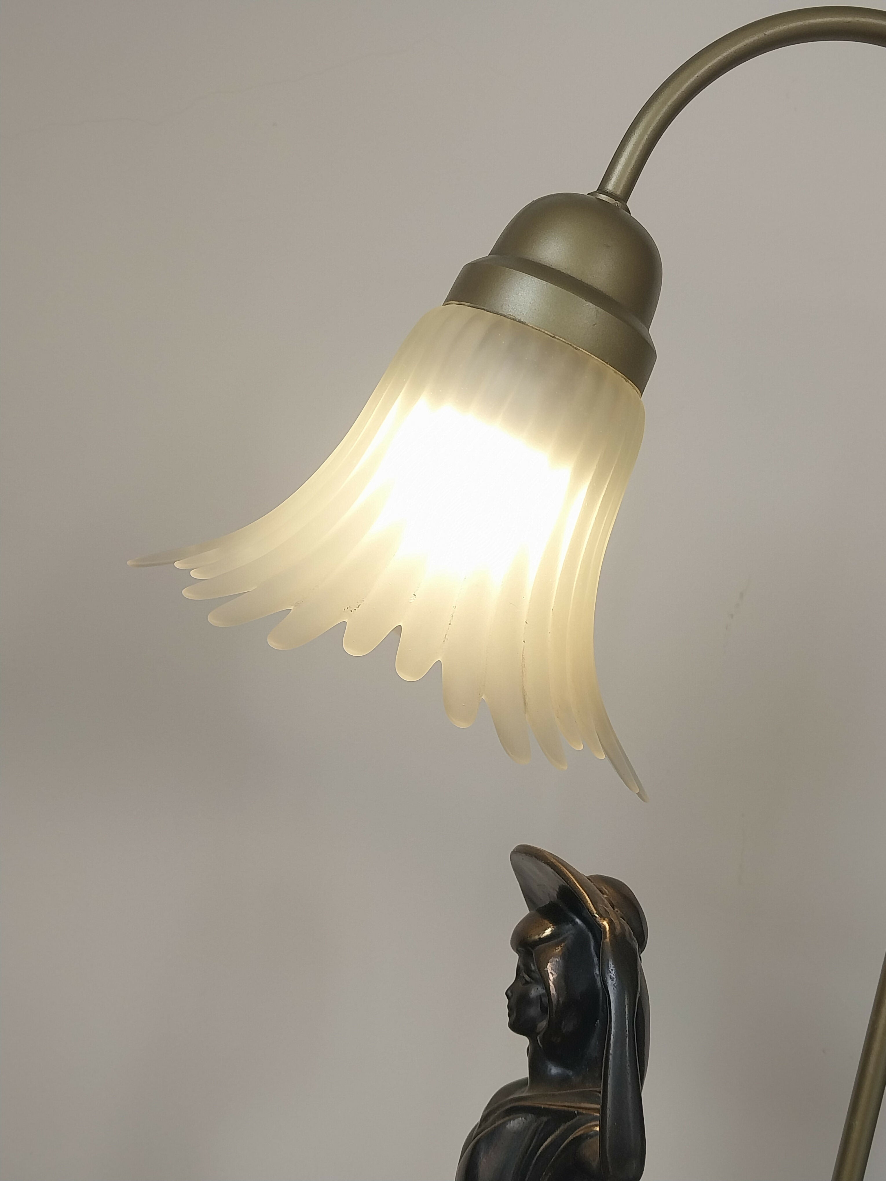 Luminária Escultural Art Deco