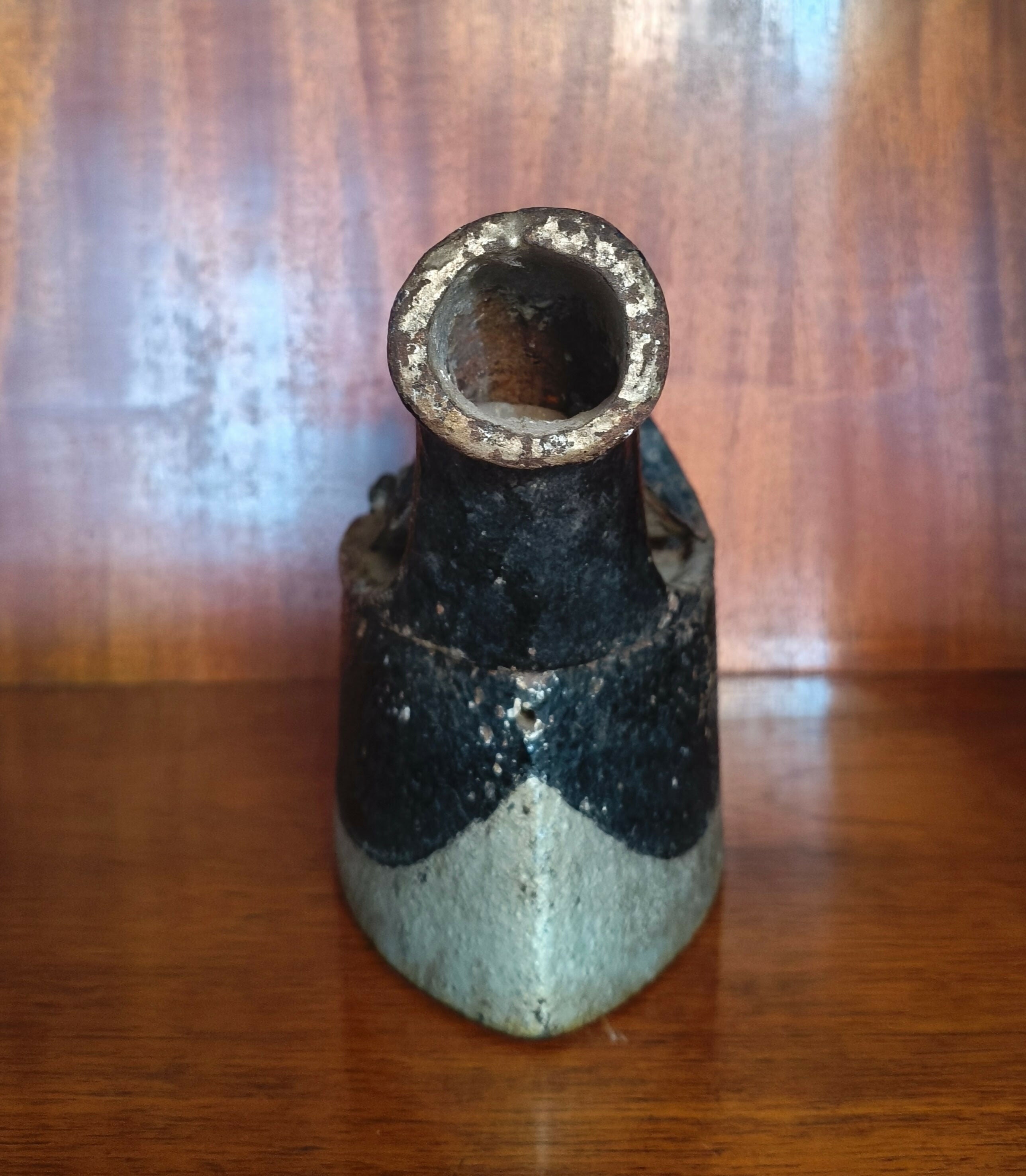 Ferro de passar roupa a carvão