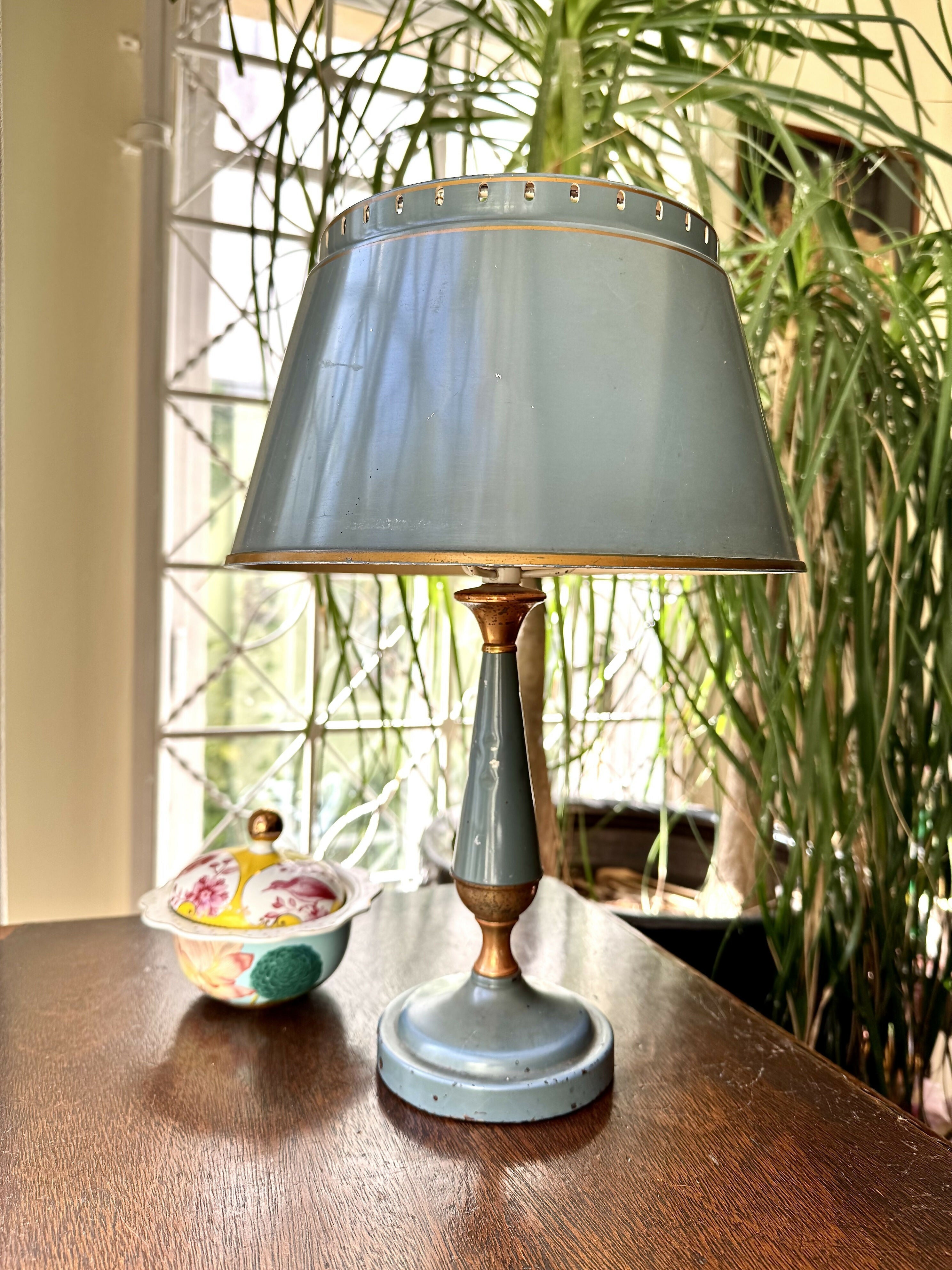 Luminária de Mesa - Abajur Esmaltado (unid)