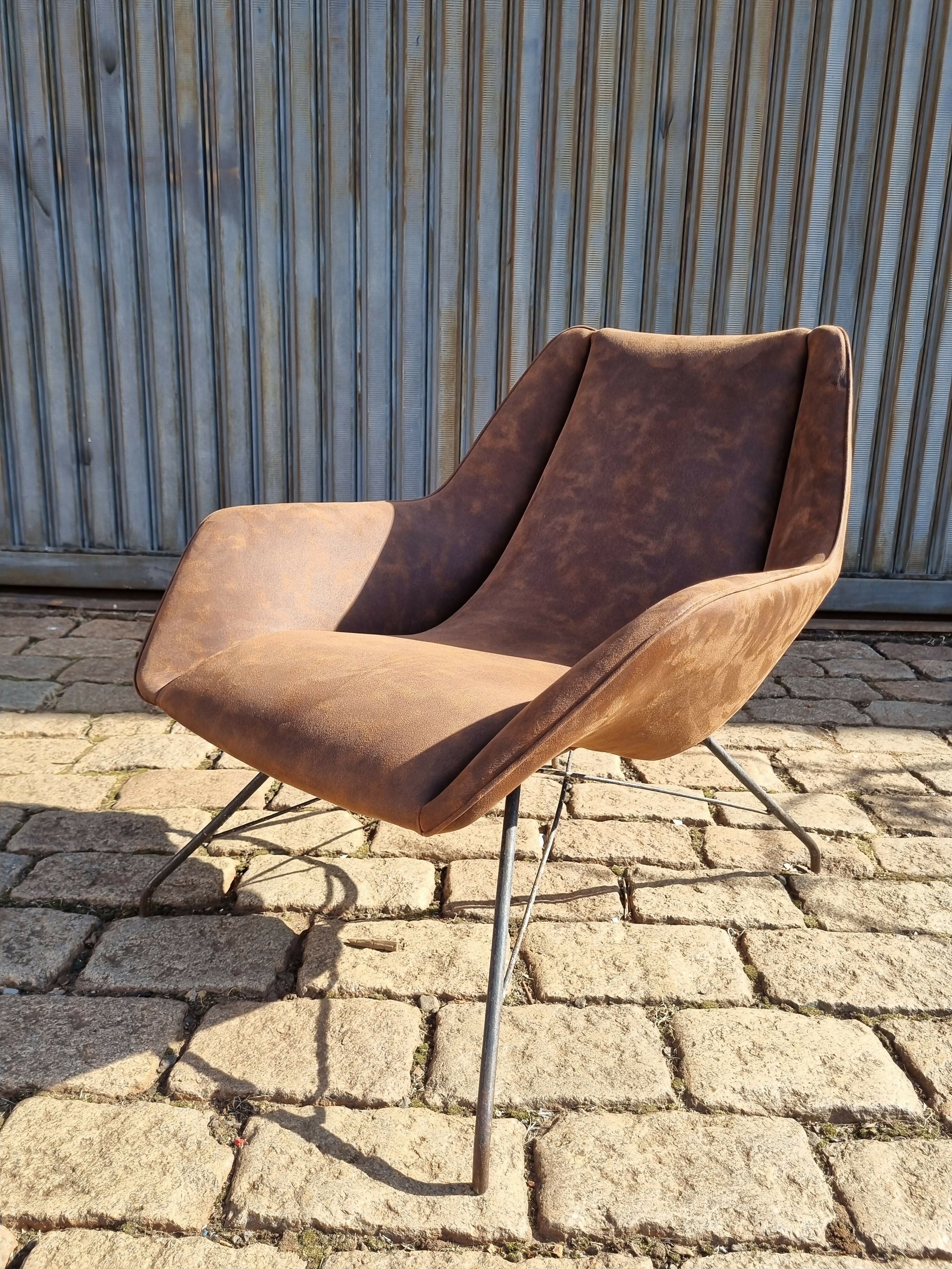 Poltrona Concha Carlo Hauner