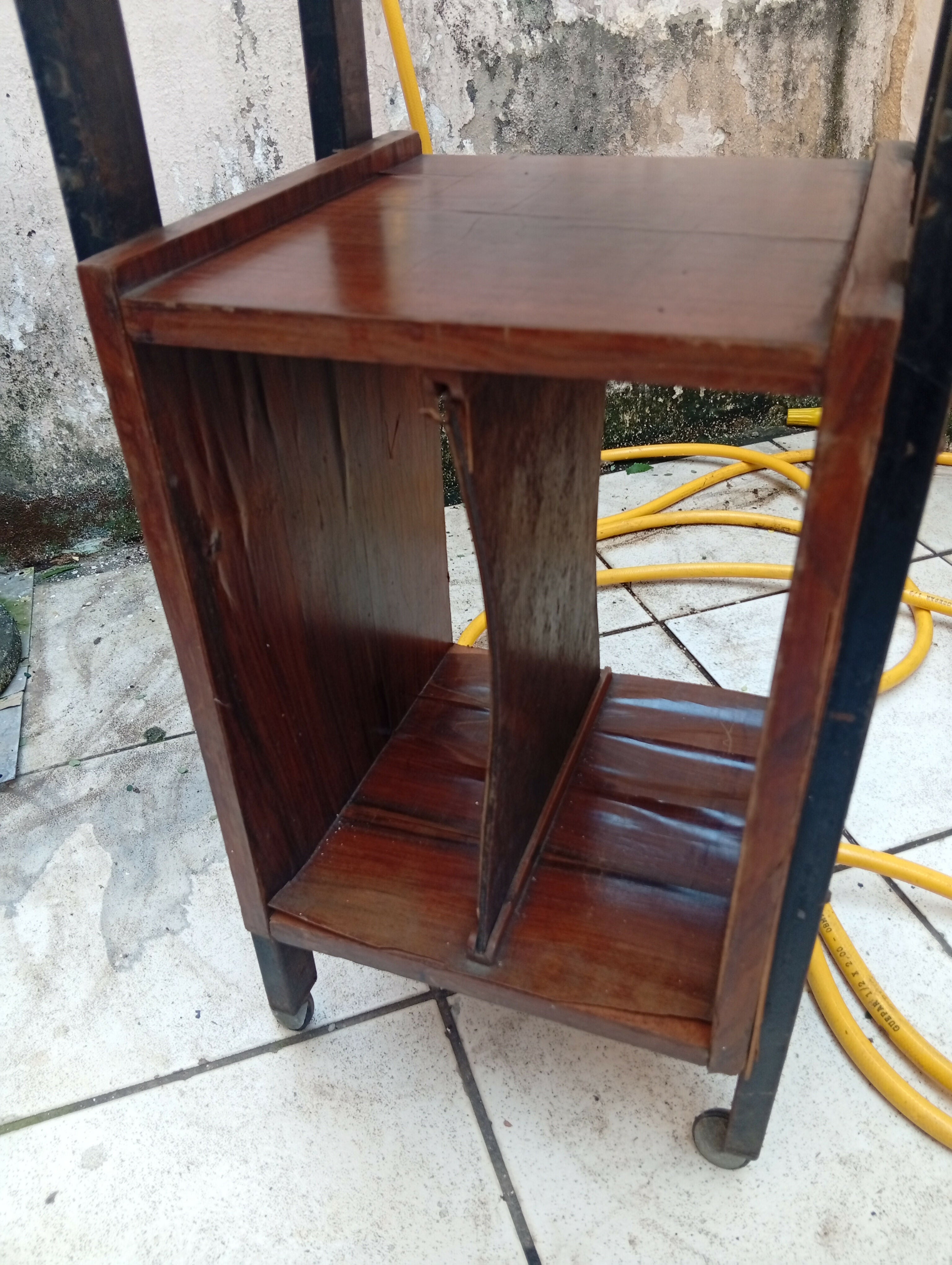 Mesa antiga telefone com rodinhas anos 80