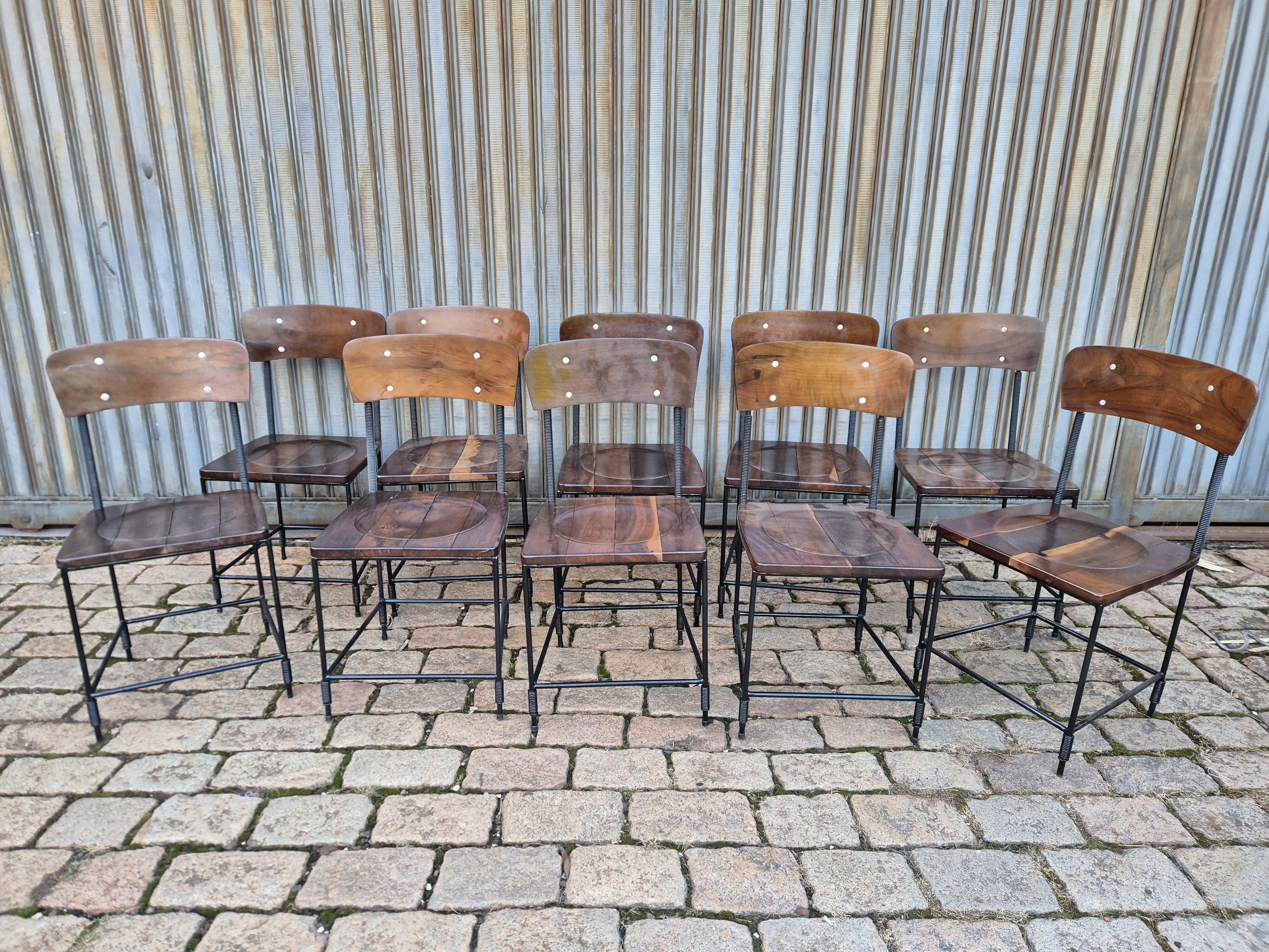 Conjunto 10 cadeiras artesanais vintage em madeira e ferro (restauradas) - anos 80