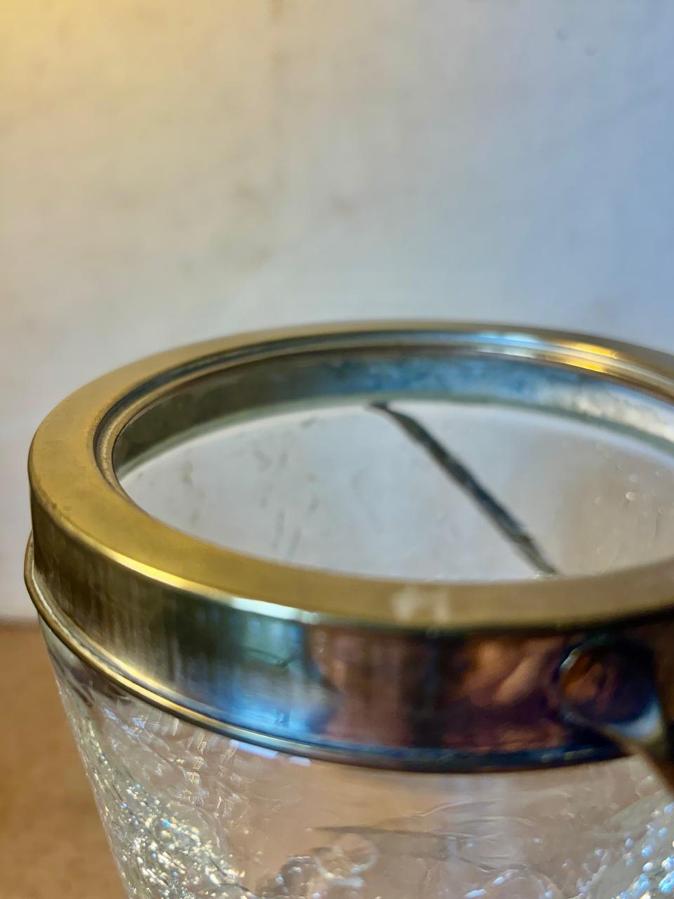 Vaso em vidro craquelado com alça em metal prateado (DMCPS_337)