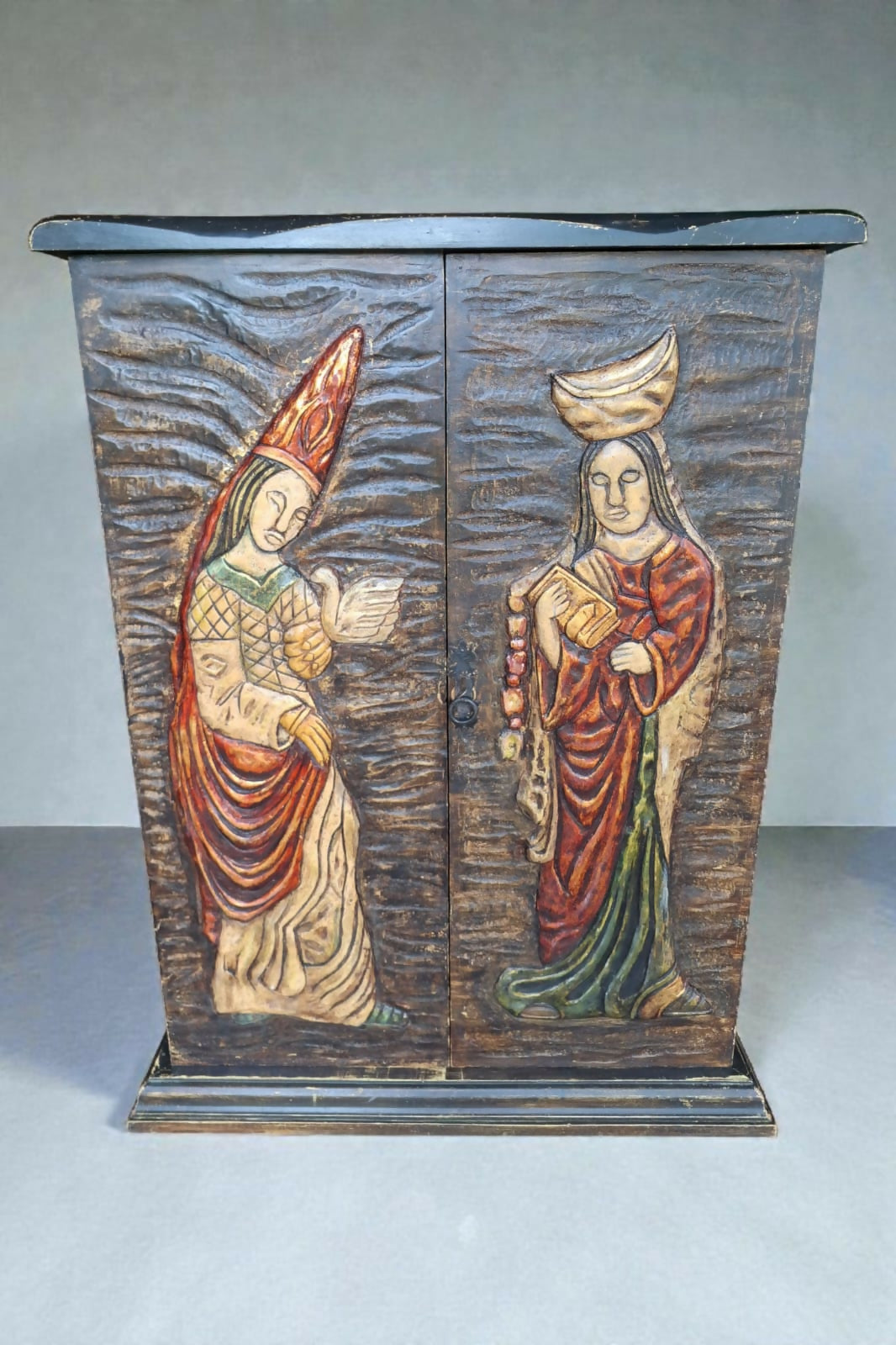 Armário Antigo estilo Sacro