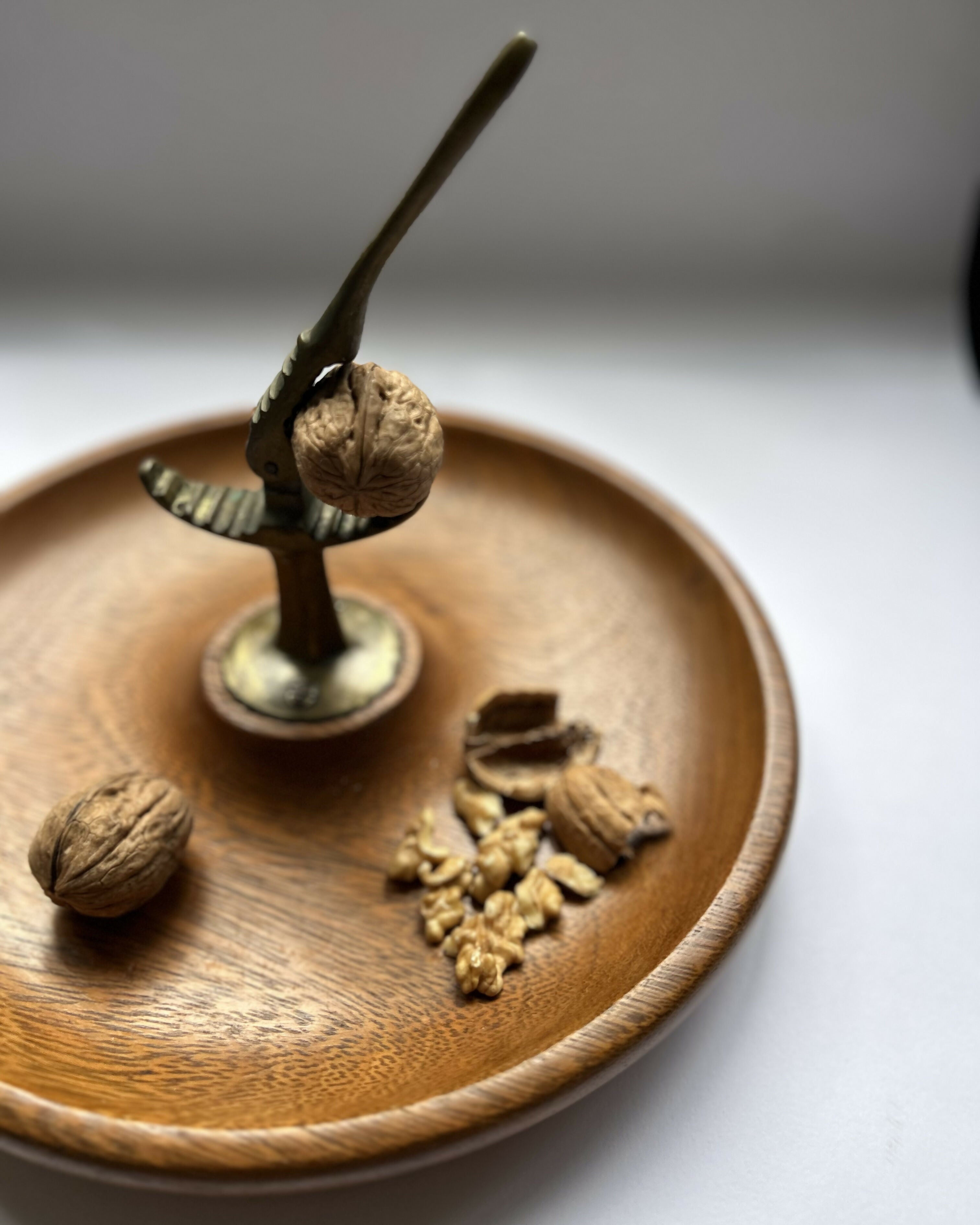 Rara bandeja quebra nozes