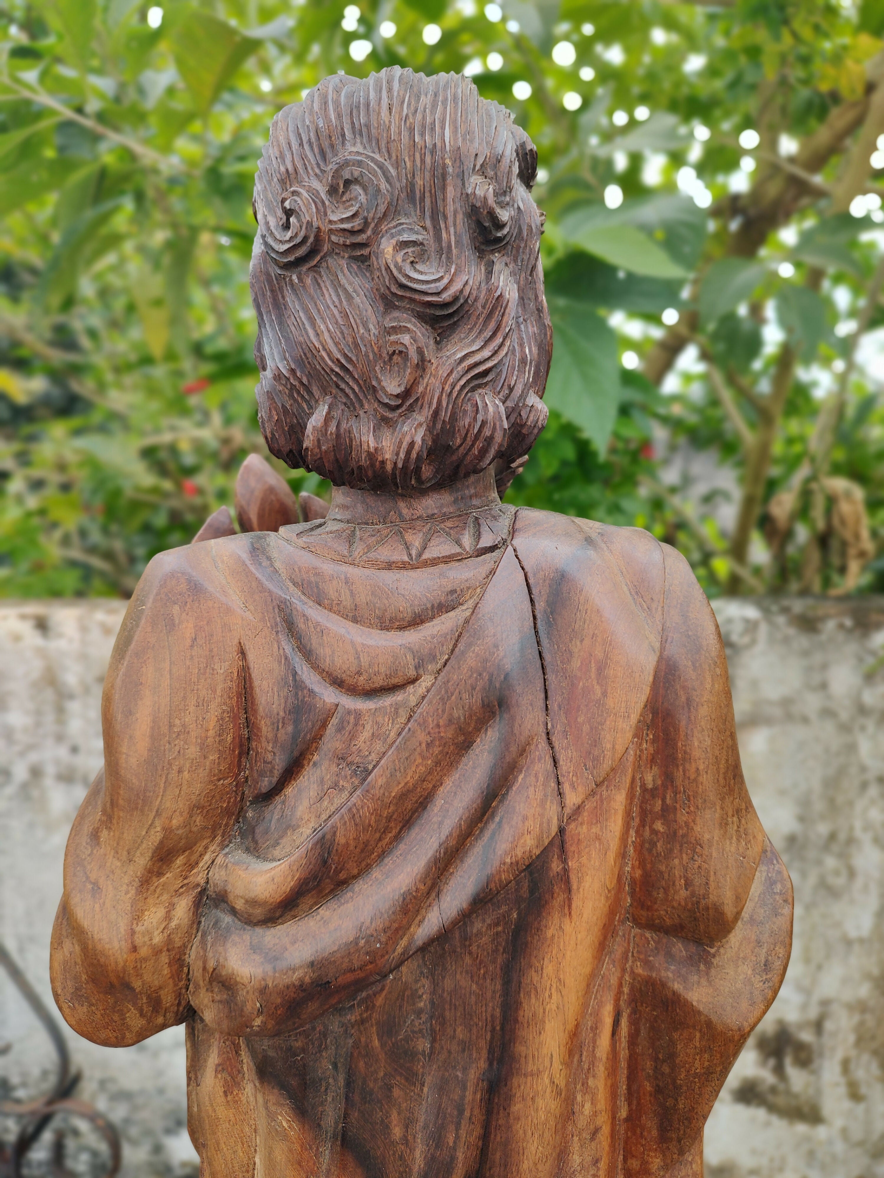 Antiga e grande escultura em madeira maciça de São Judas Tadeu (A-67cm)