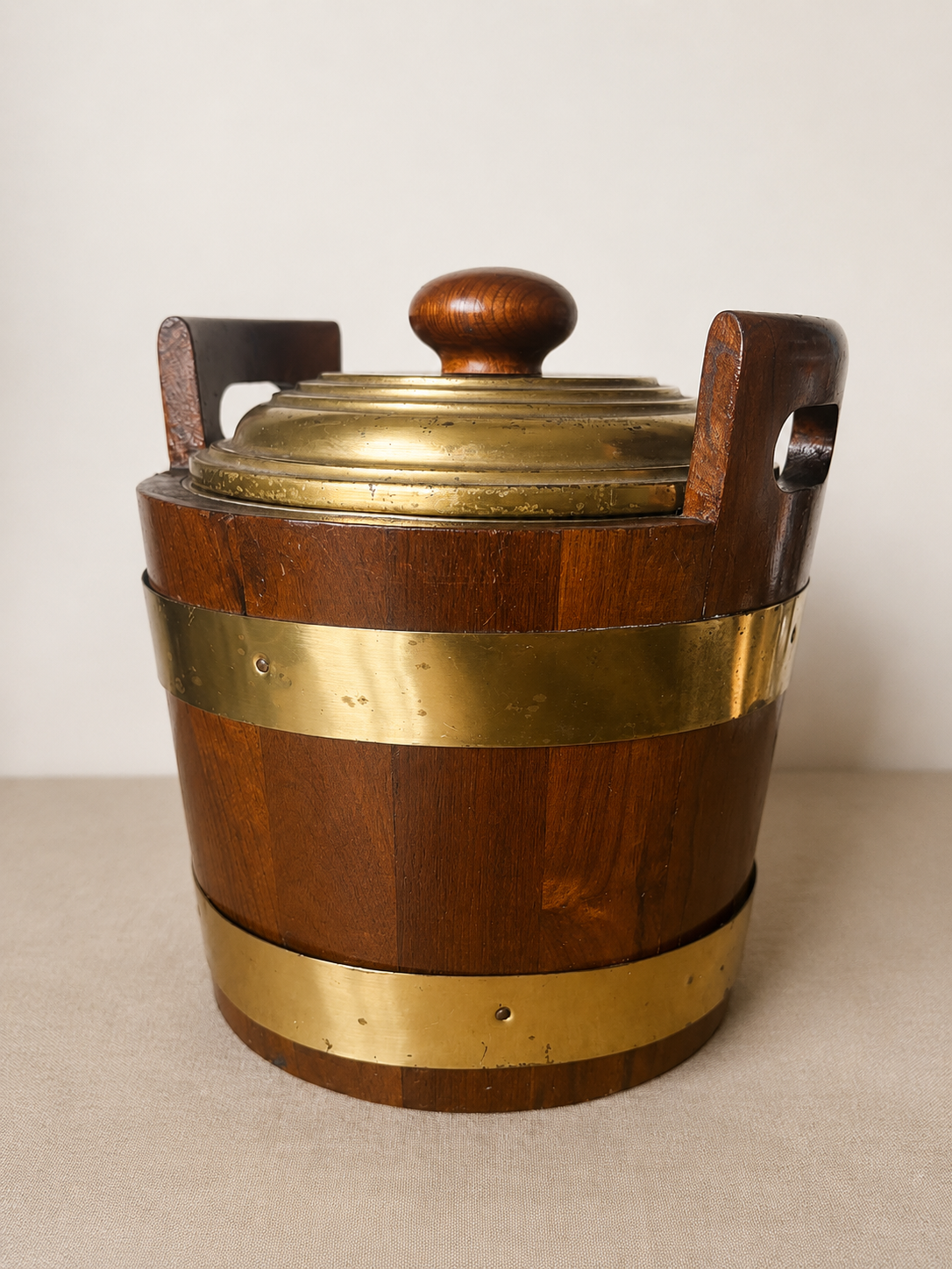 Balde de gelo em madeira e metal dourado (DMCPS_332)