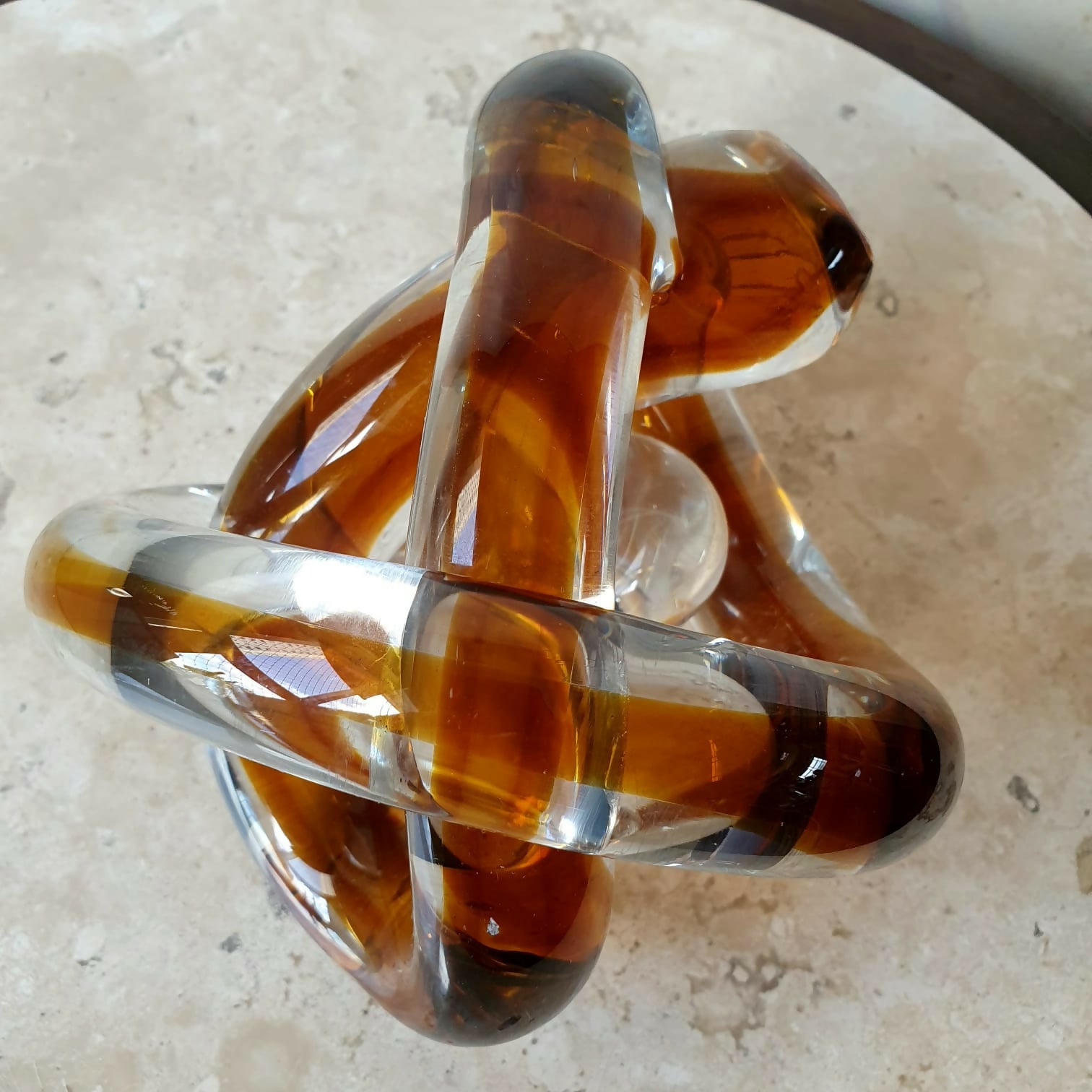 Escultura "Infinito" em Murano âmbar