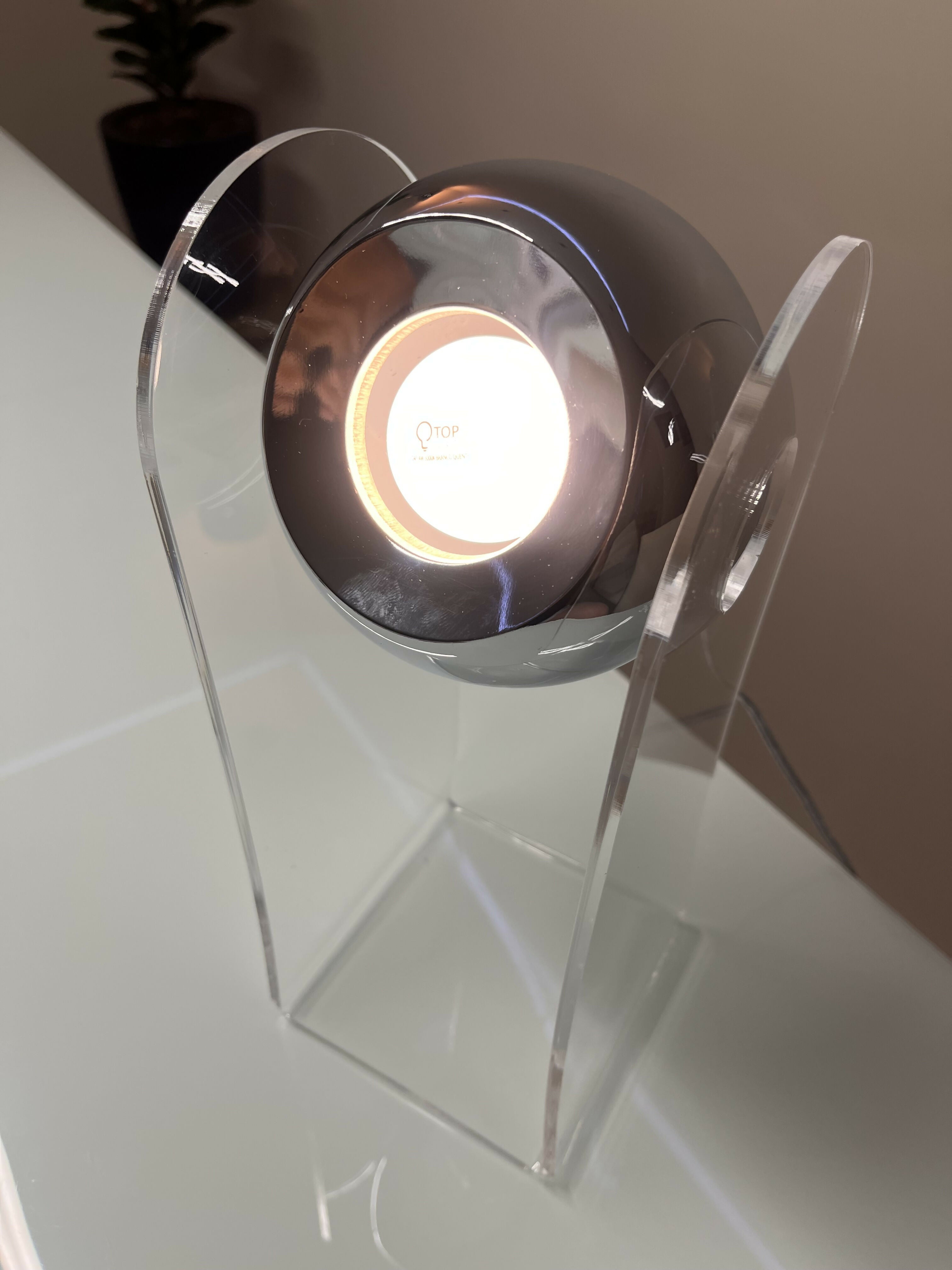 Luminária de mesa globinho