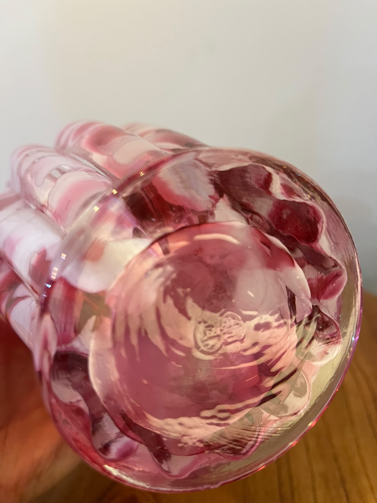Vaso em vidro artístico tipo Murano em tons de rosa e branco – 31 cm