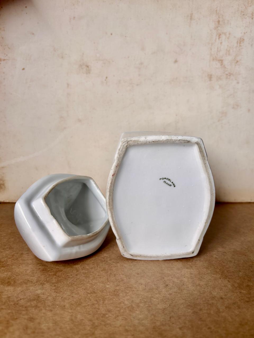 Pote para açúcar em porcelana Rami com tampa e decoração floral (DMCPS_687)