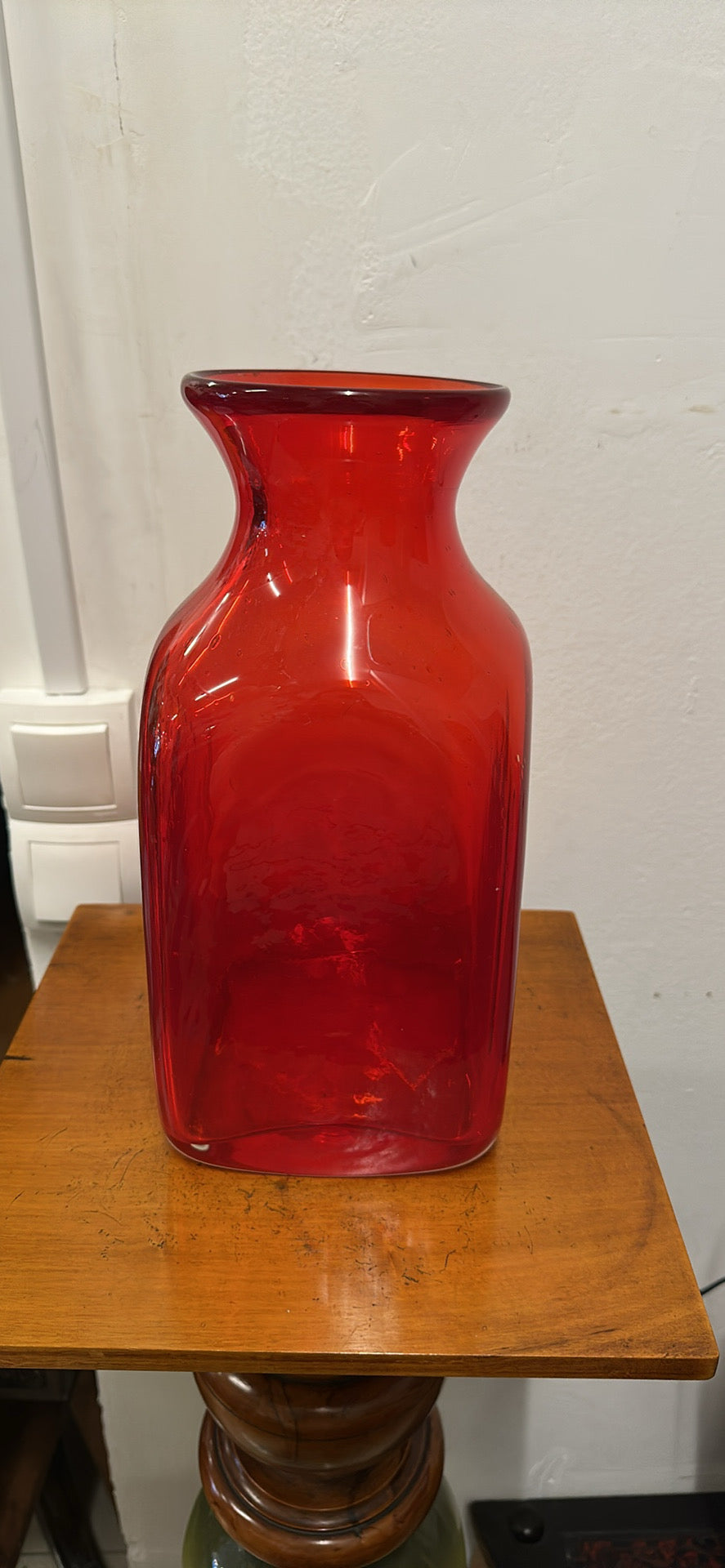 Antiga Garrafa em vidro vermelho