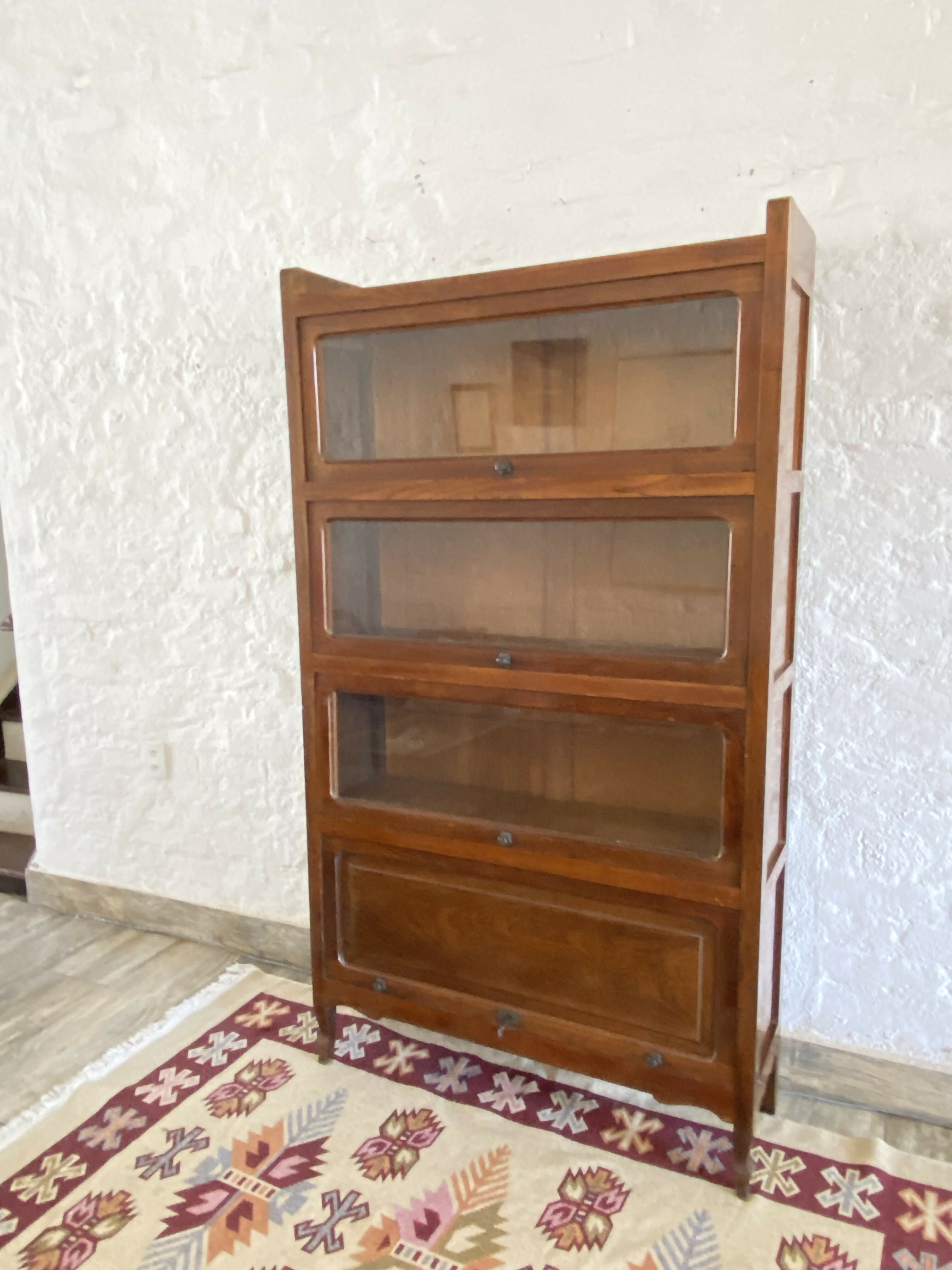 Livreiro basculante