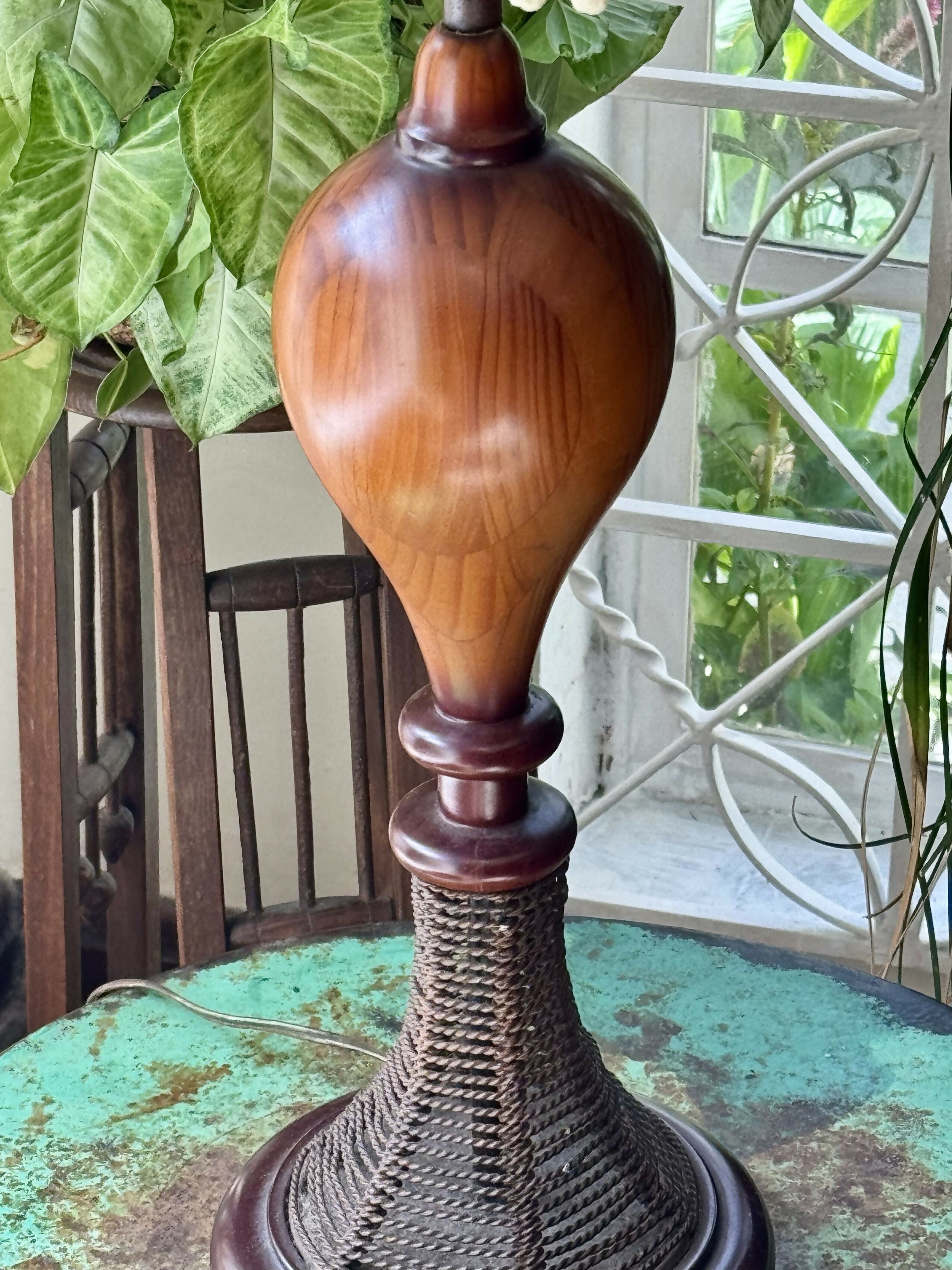 Anos 60 - Abajur luminária de madeiras nobres e cúpula vintage