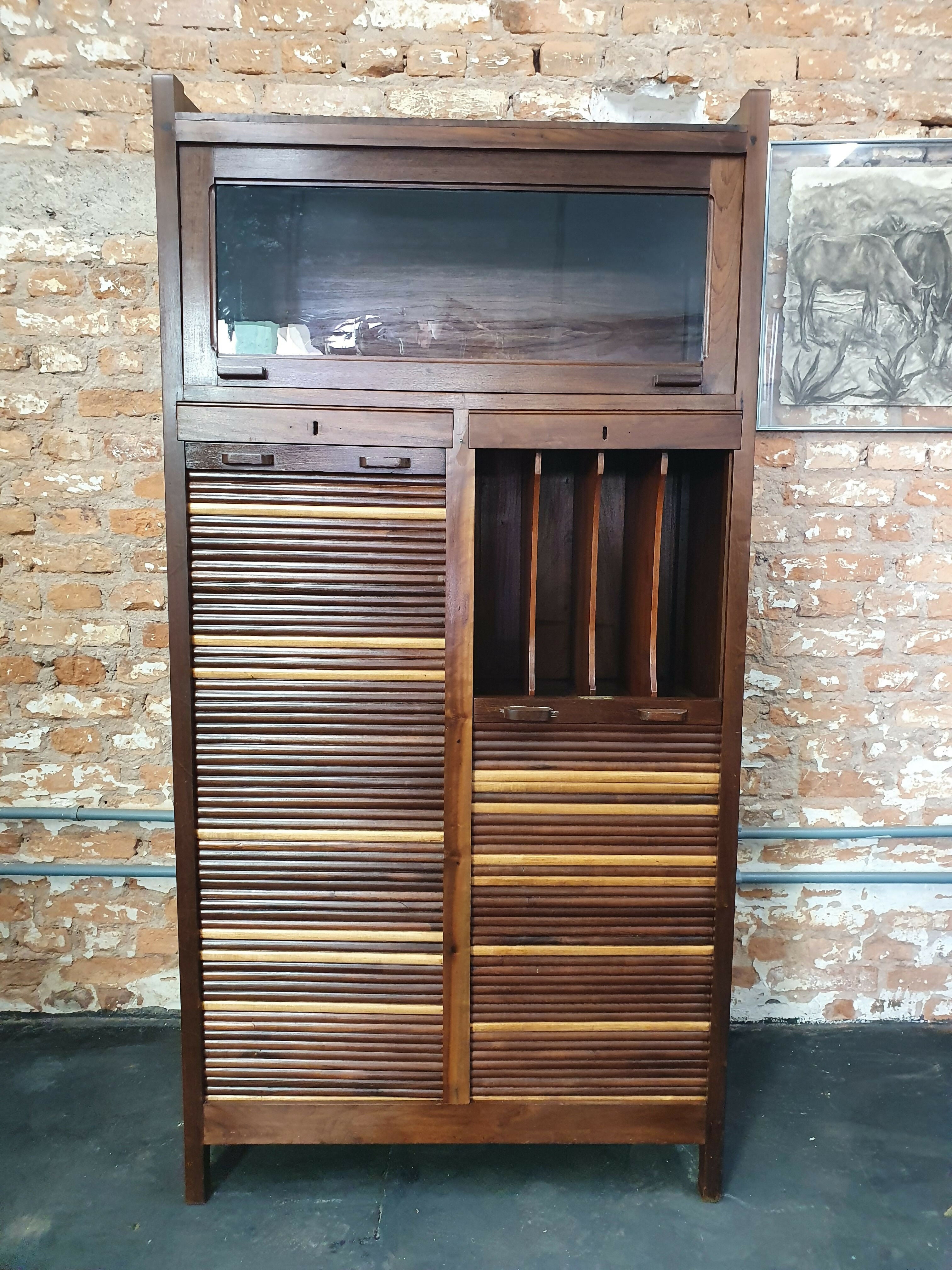 Belo armário / arquivo Xerife anos 30