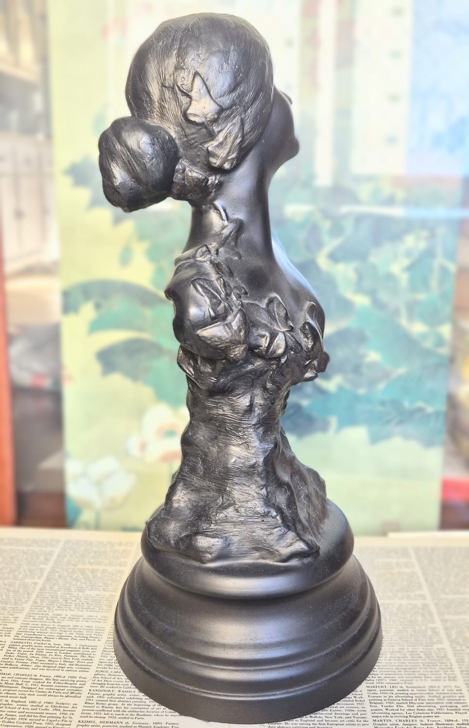 Busto feminino Art Noveau incrível em Petit bronze.  Grande e impecável