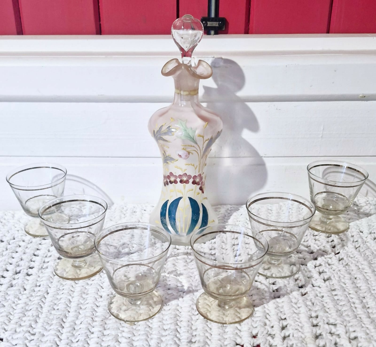 Encantador conjunto de Licoreira + 6 tacinhas