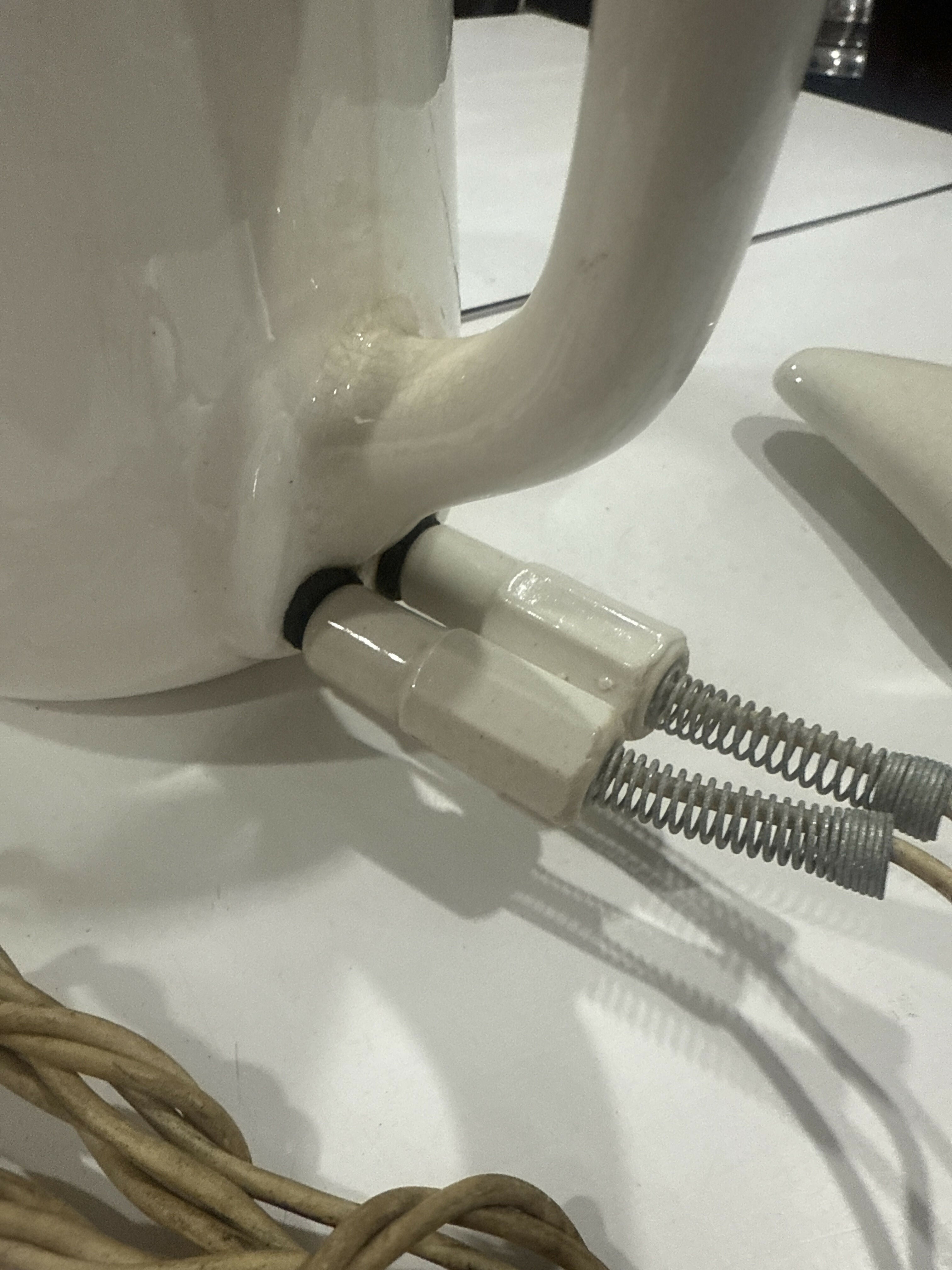 RARÍSSIMA! CHALEIRA ELÉTRICA ITAGRES – DÉCADA DE 1950 – PORCELANA – COMPLETA E FUNCIONANDO