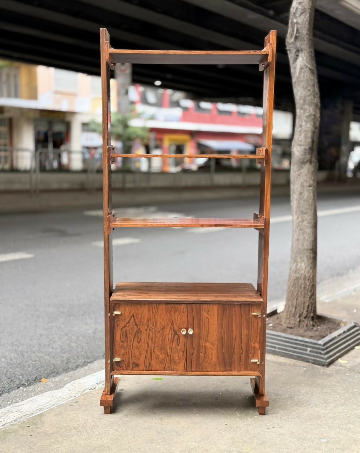 Estante coluna única